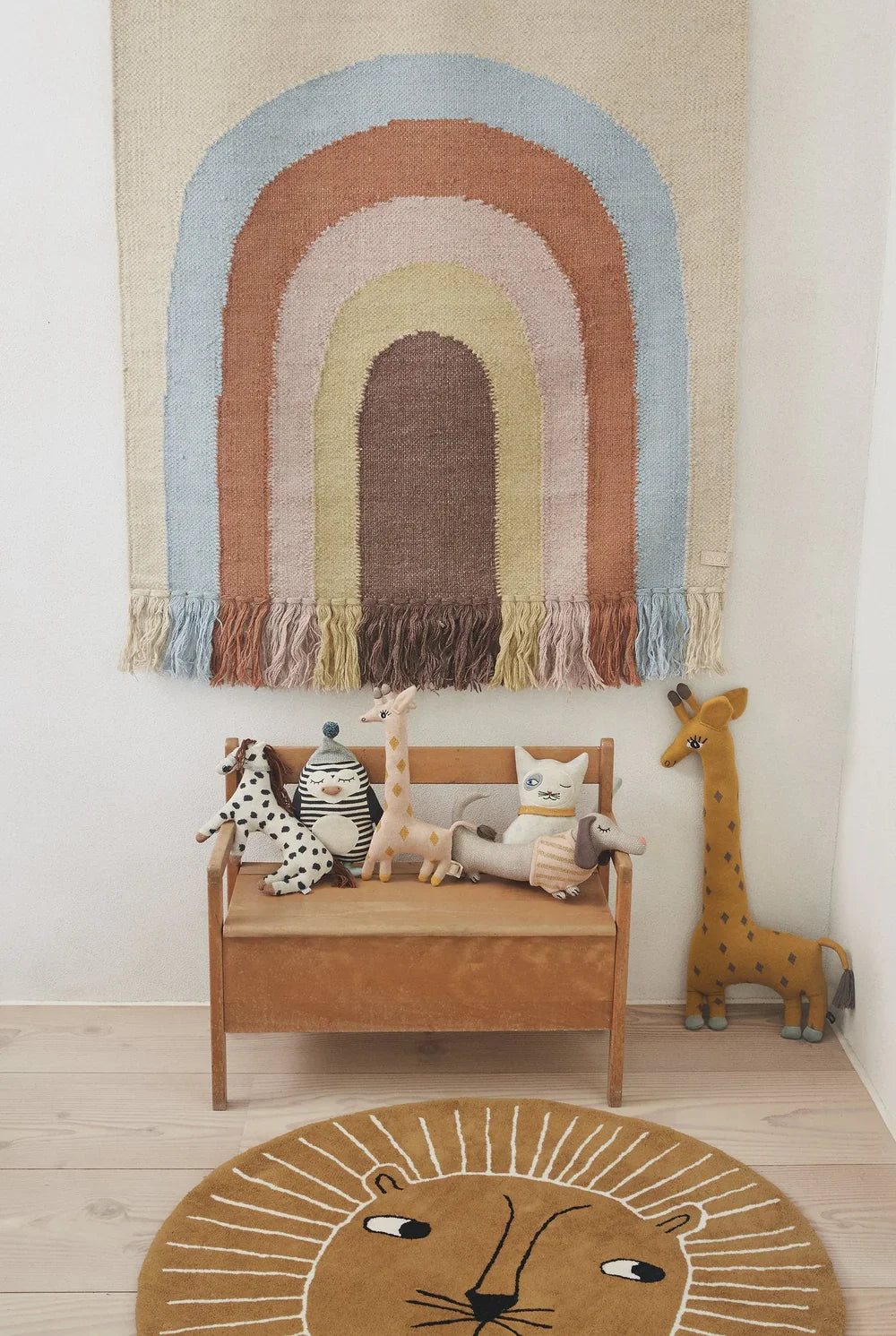 Créez un espace doux et inspirant avec notre sélection de décoration pour chambre de bébé et d’enfant.
