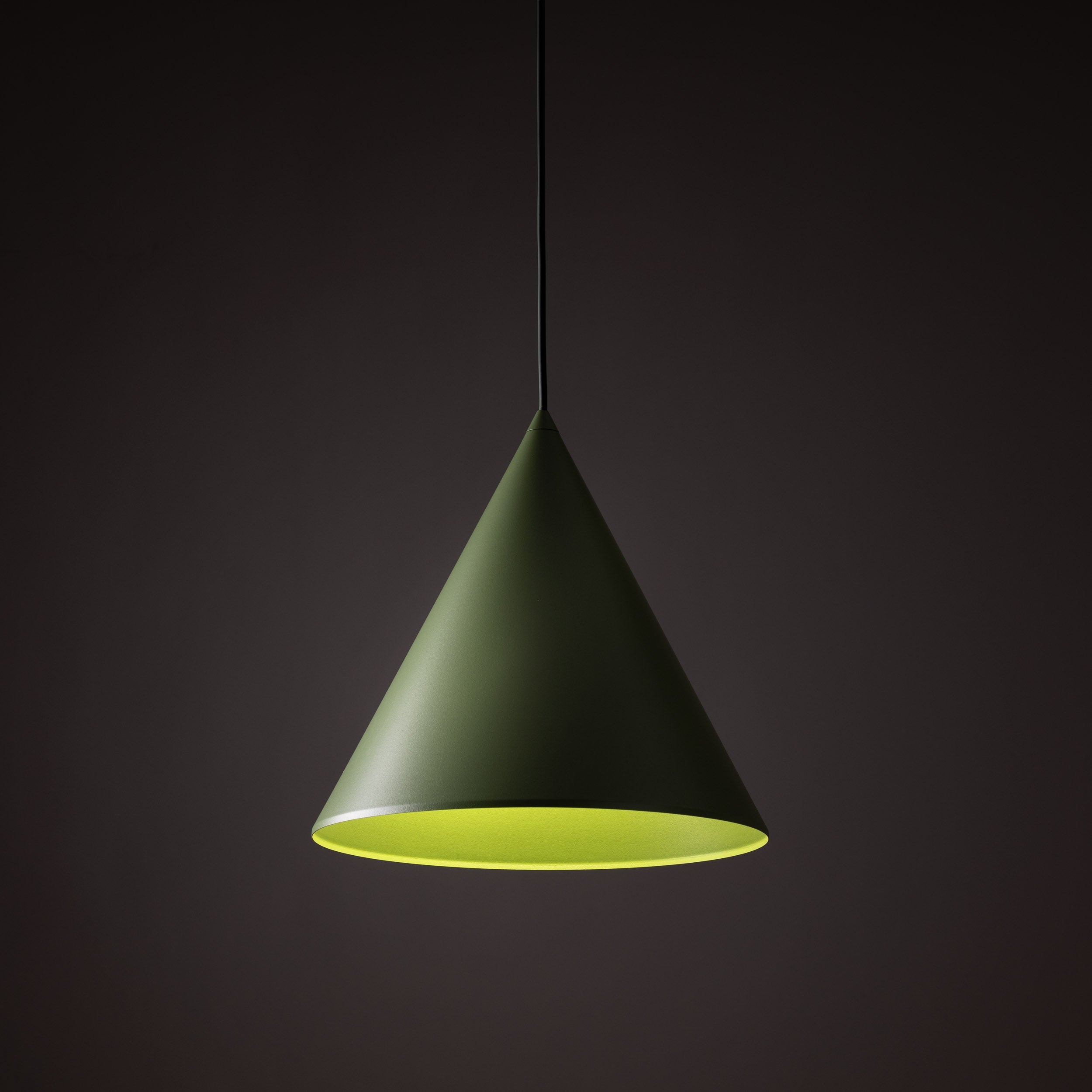 Suspension CONO | Grand format | Design minimaliste moderne | Style loft | LumoCraft