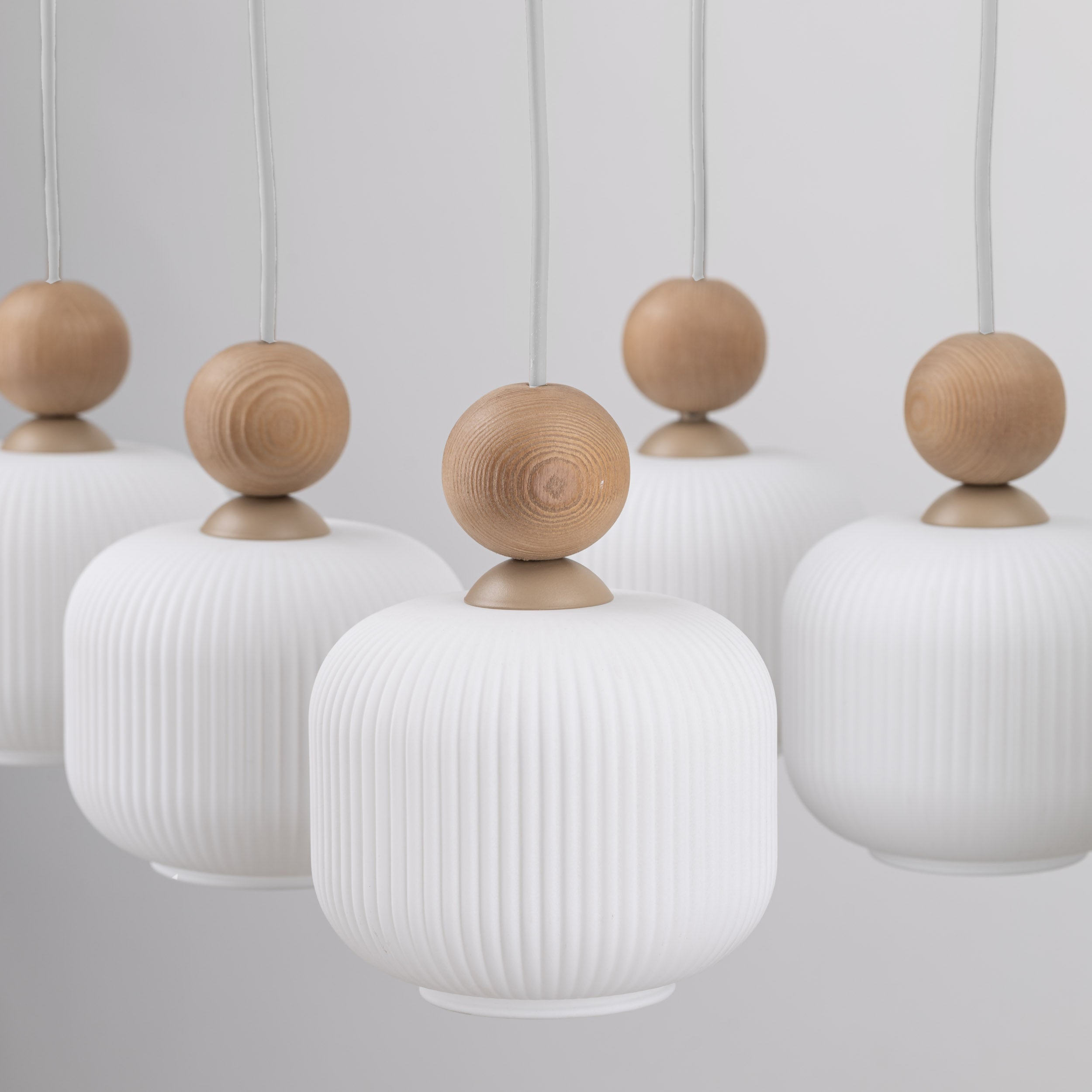 Lampe à Suspension Scandinave Ballo 6 | Verre Soufflé et Bois Naturel