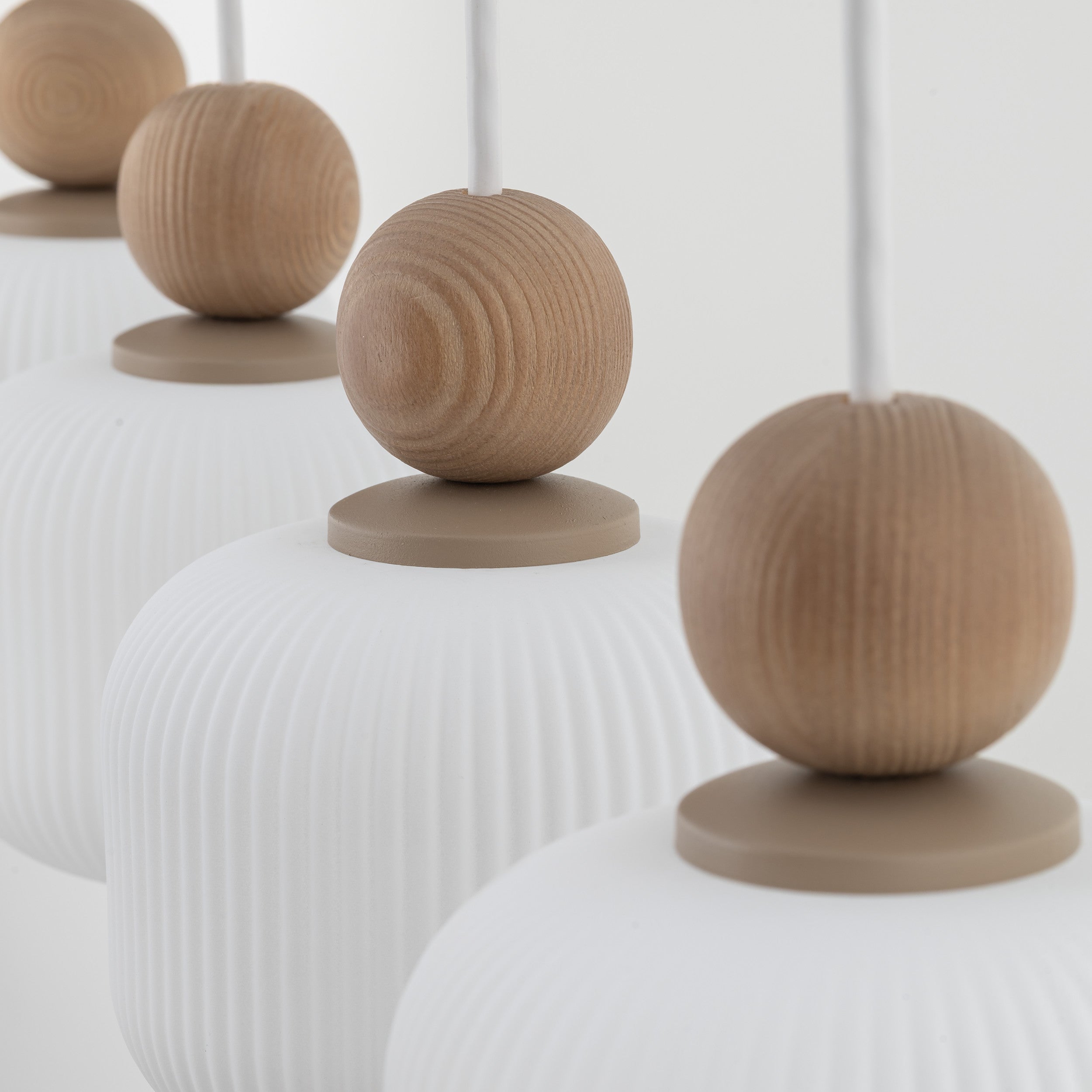 Lampe Suspendue Ballo Scandinave 4 Lumières | Suspension en Verre Soufflé et Bois