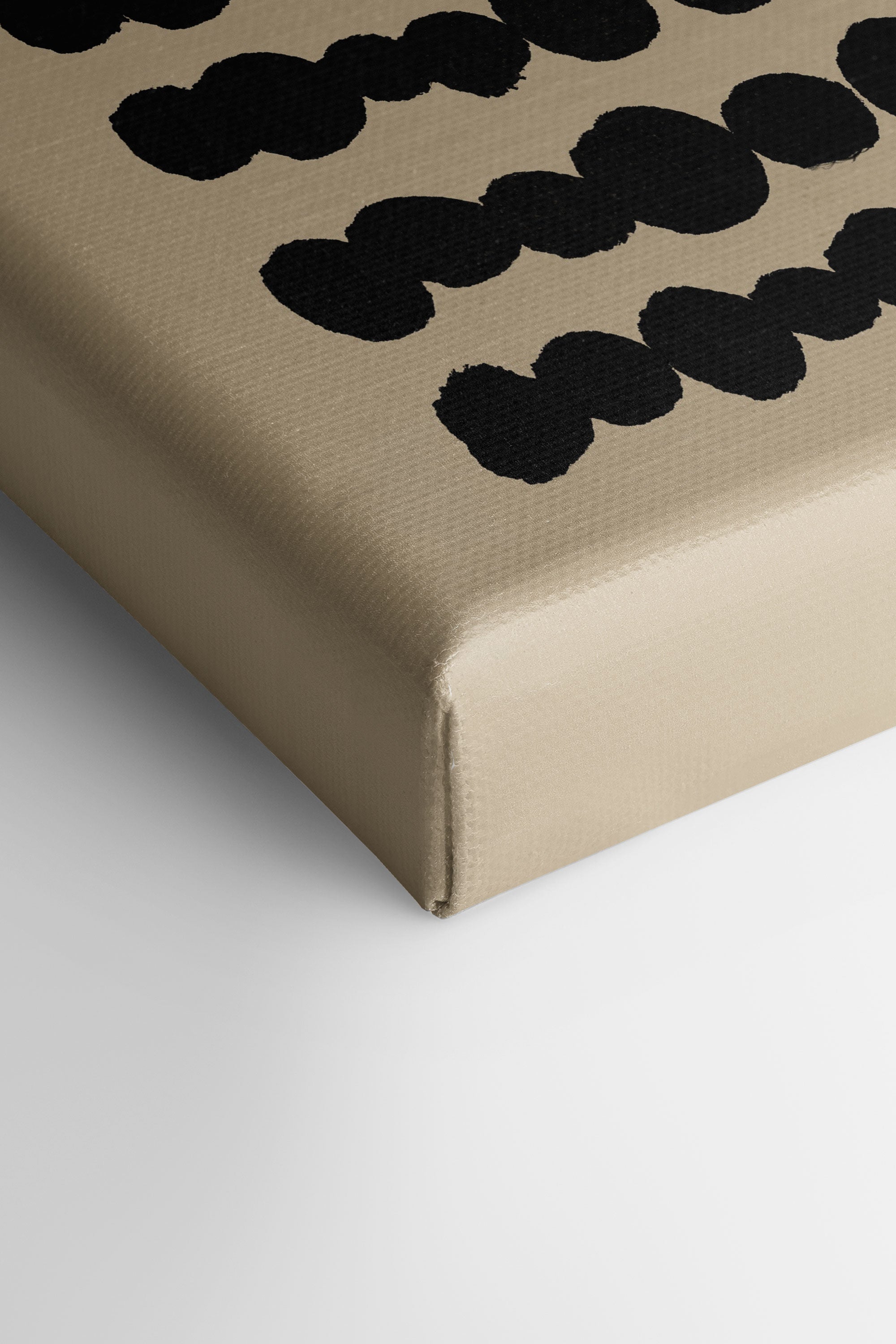 SHADOW SCRIPT, Oeuvre sur toile étirée