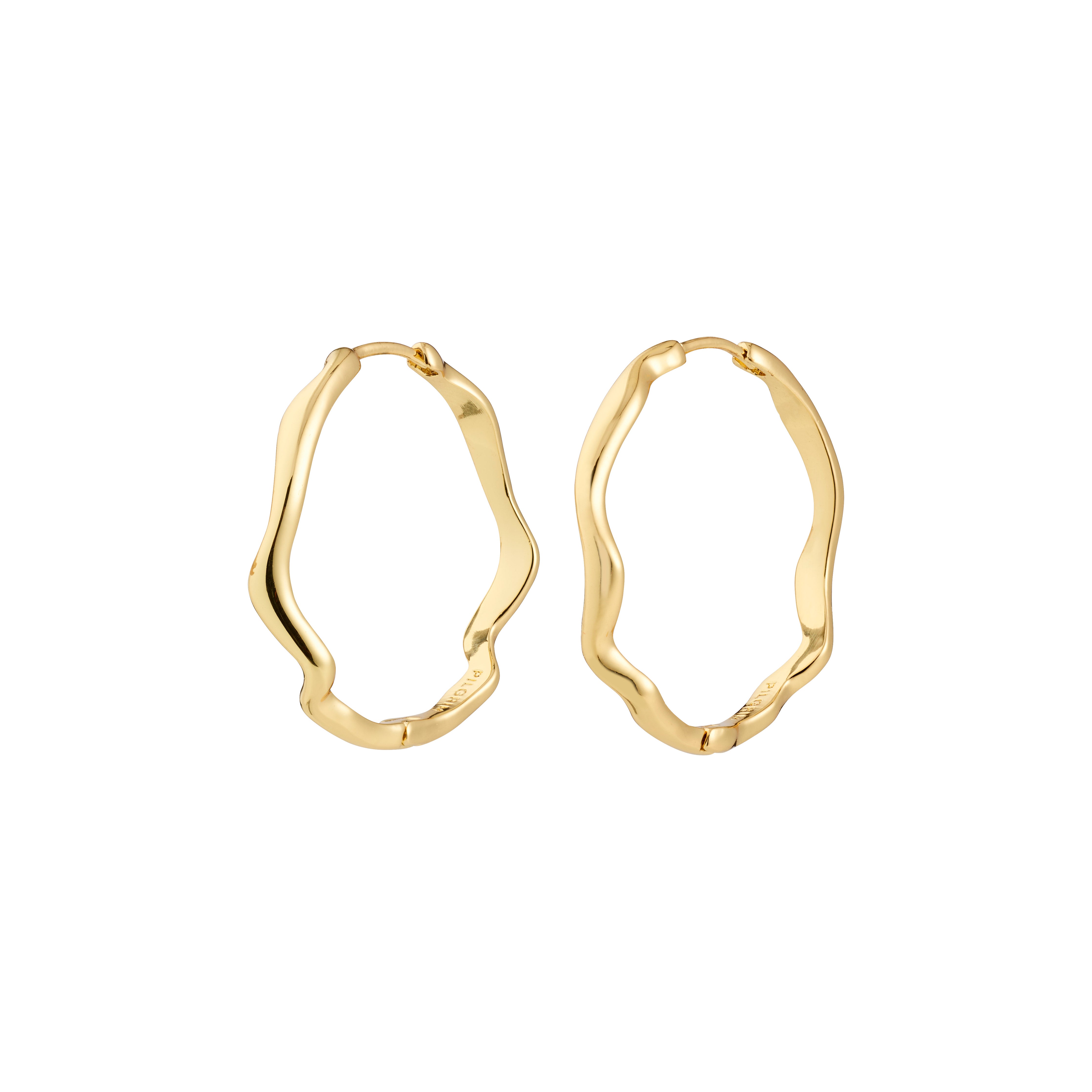 Boucles d’oreilles LARKIN ondulées Pilgrim faites à la main, en plaqué or 14 K ou argent avec 99 % de matériaux recyclés.