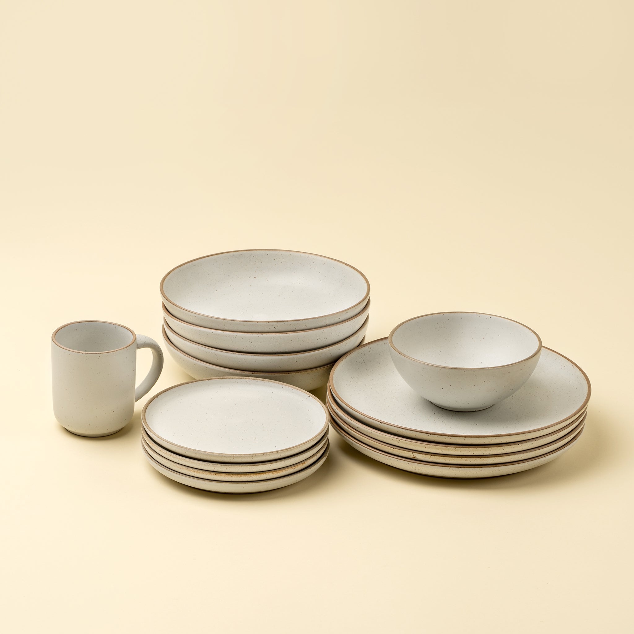 Assiette à Dîner Rowe | Ivoire | Élégance Moderne & Héritage Artisanal