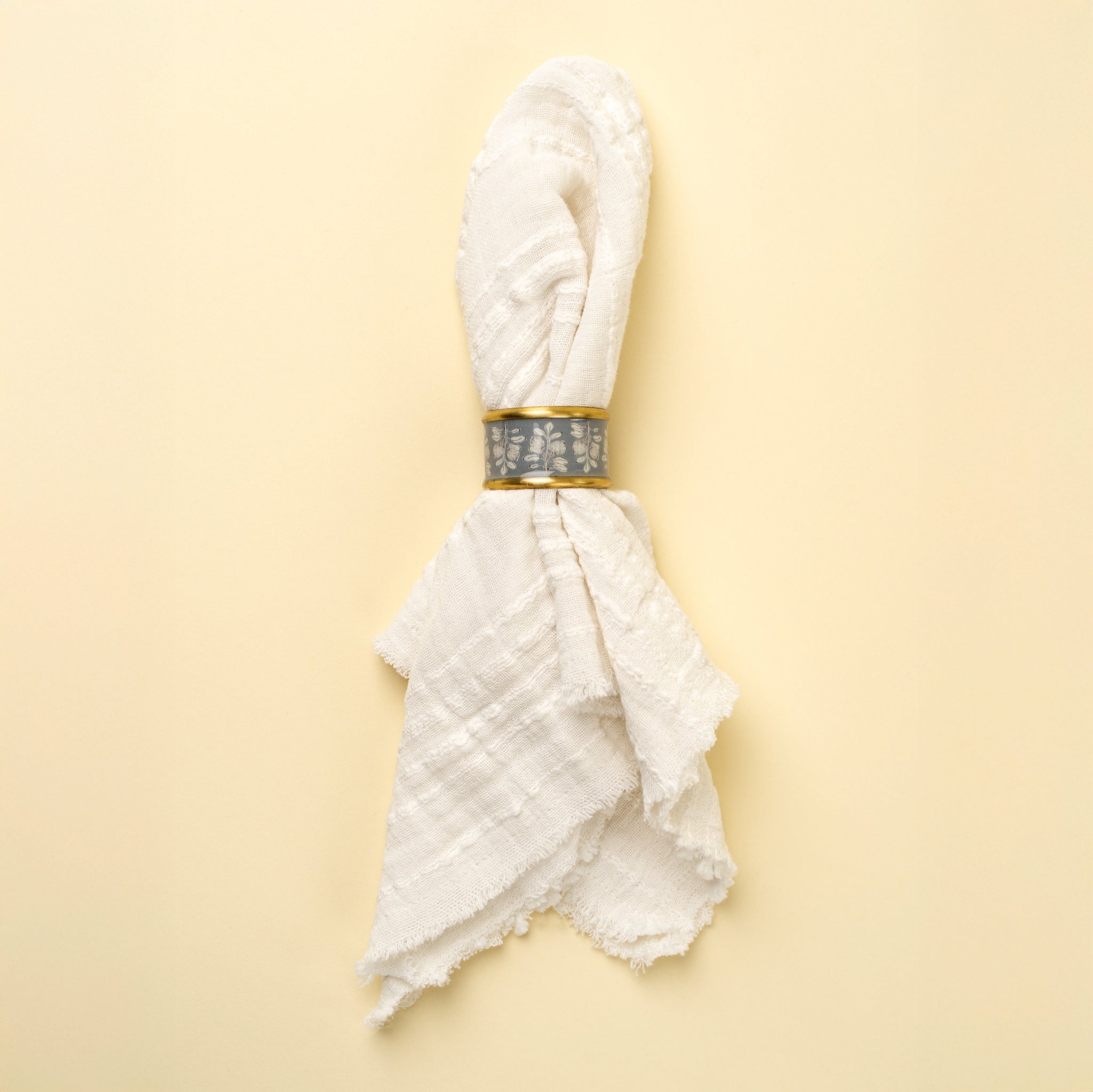 Rond de serviette Arbor émaillé gris | Laiton & émail