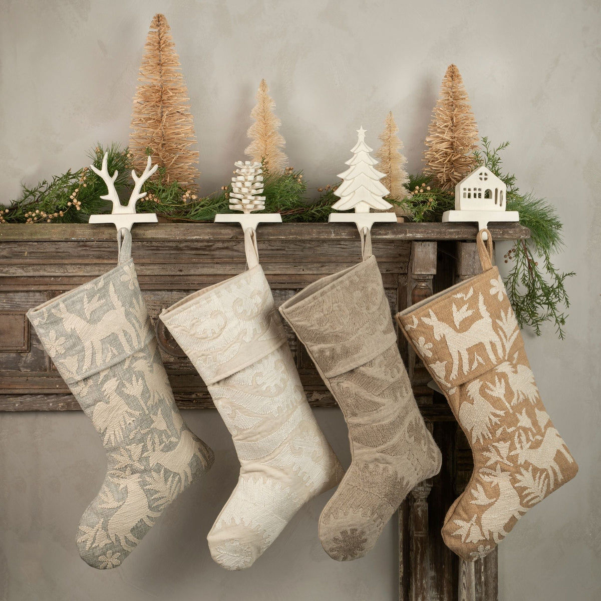 Support à bas de Noël chalet blanc