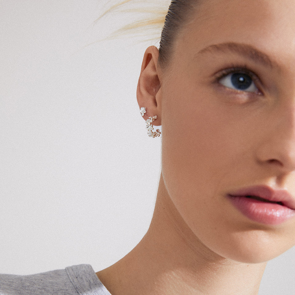 2-in-1 ZHURI earrings | Floral motifs | Recycled materials | Pilgrim