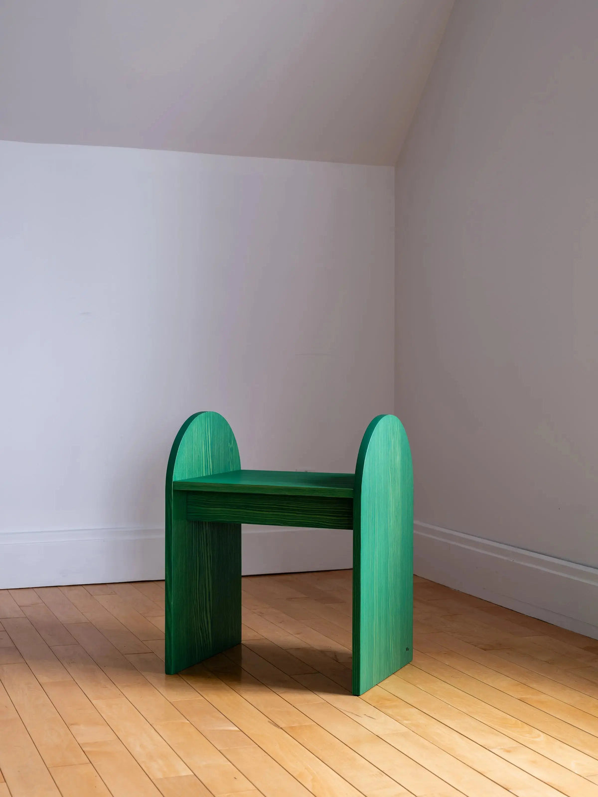 Tabouret et table d’appoint BUIS | Bois massif | Fait à la main au Québec
