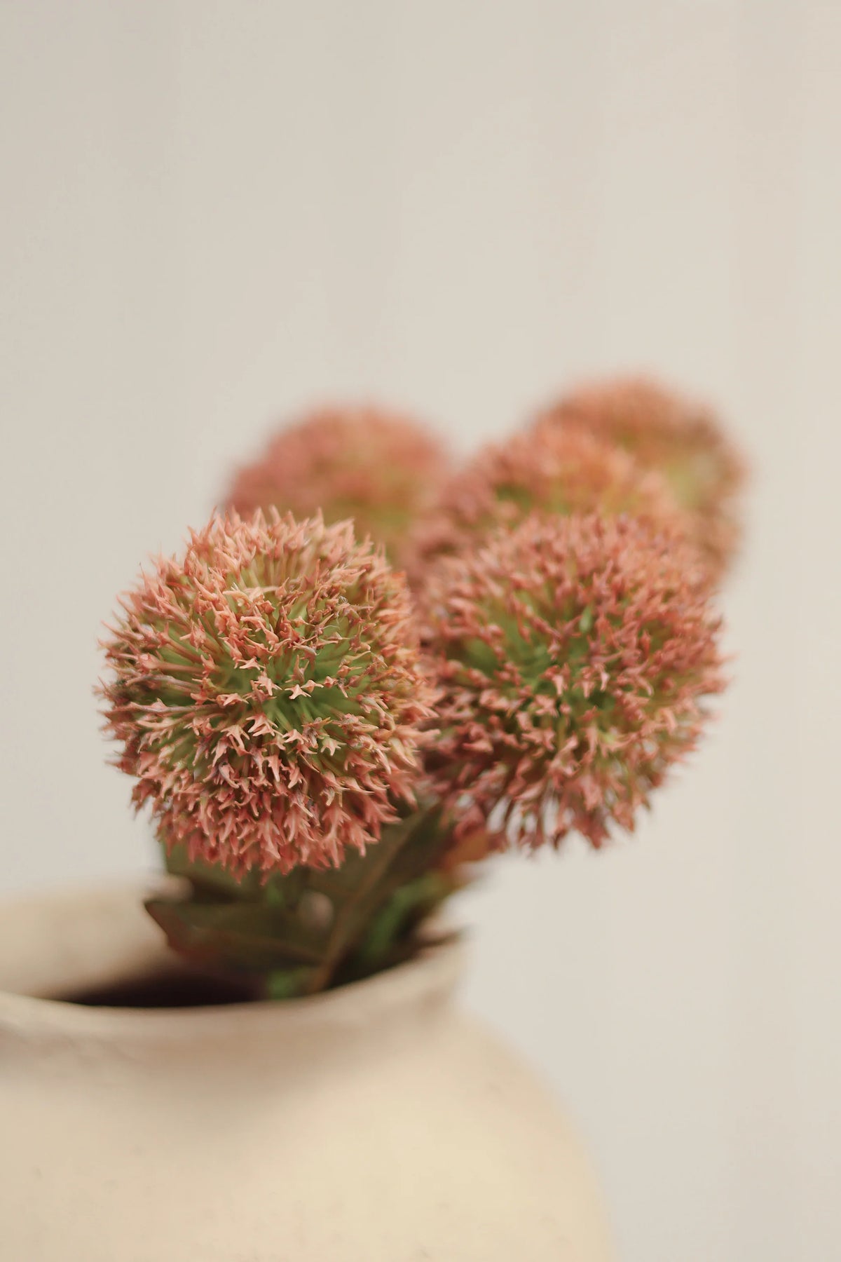 Bouquet d’alliums artificiels roses en plastique recyclé