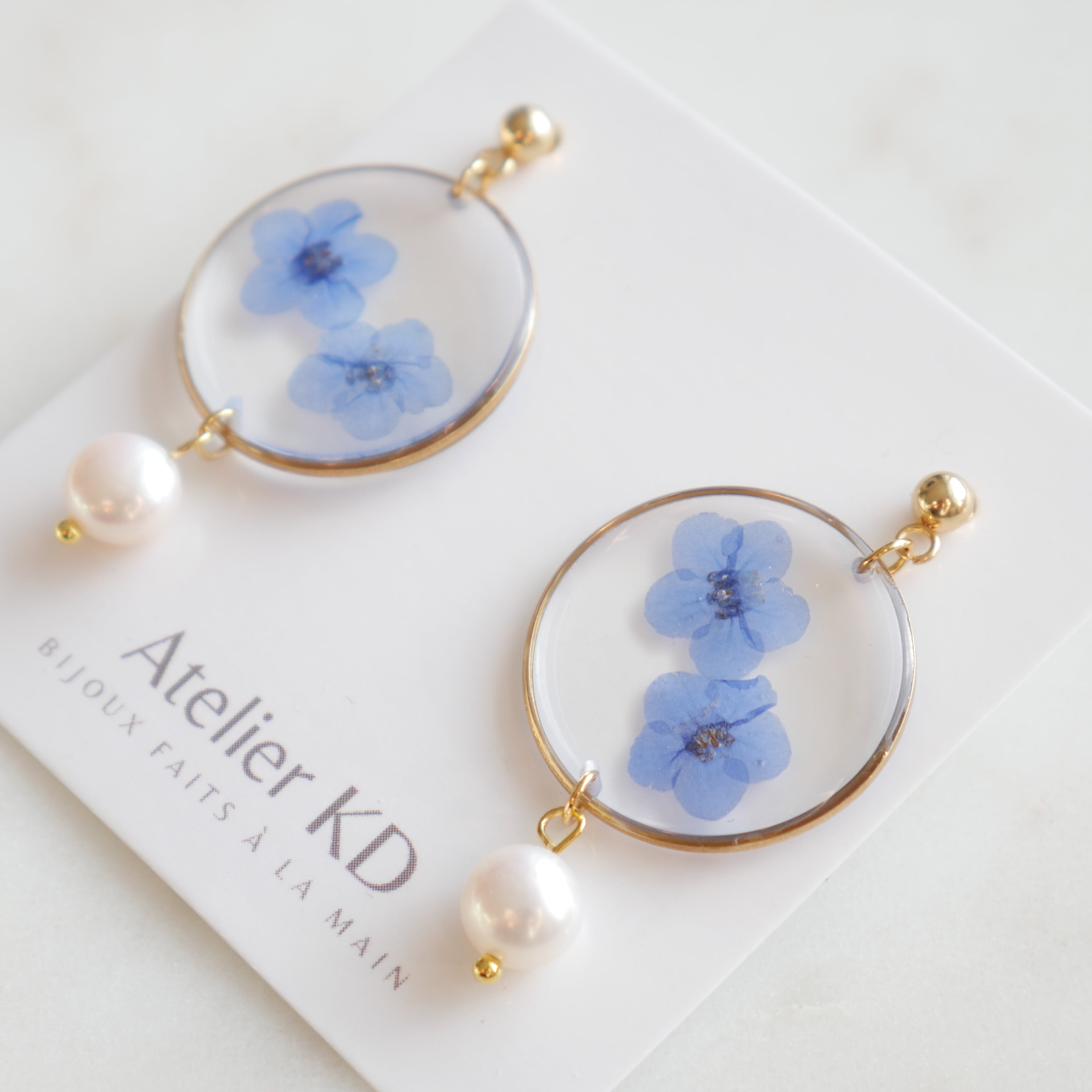 Boucles d’oreilles Perla myosotis | Rond 30 mm | Fleurs séchées | Fait à la main