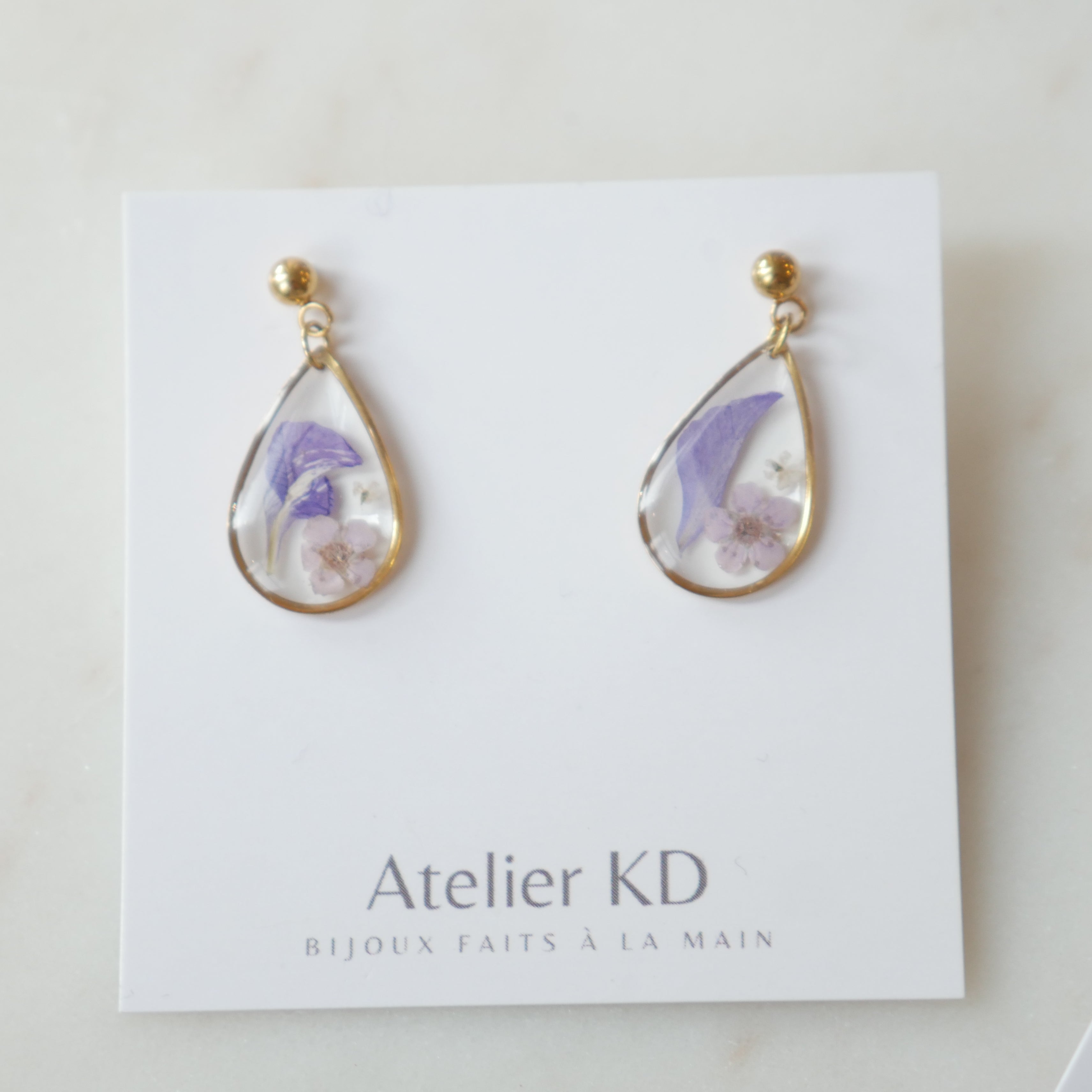 Boucles d’oreilles Léa en forme de goutte avec fleurs séchées
