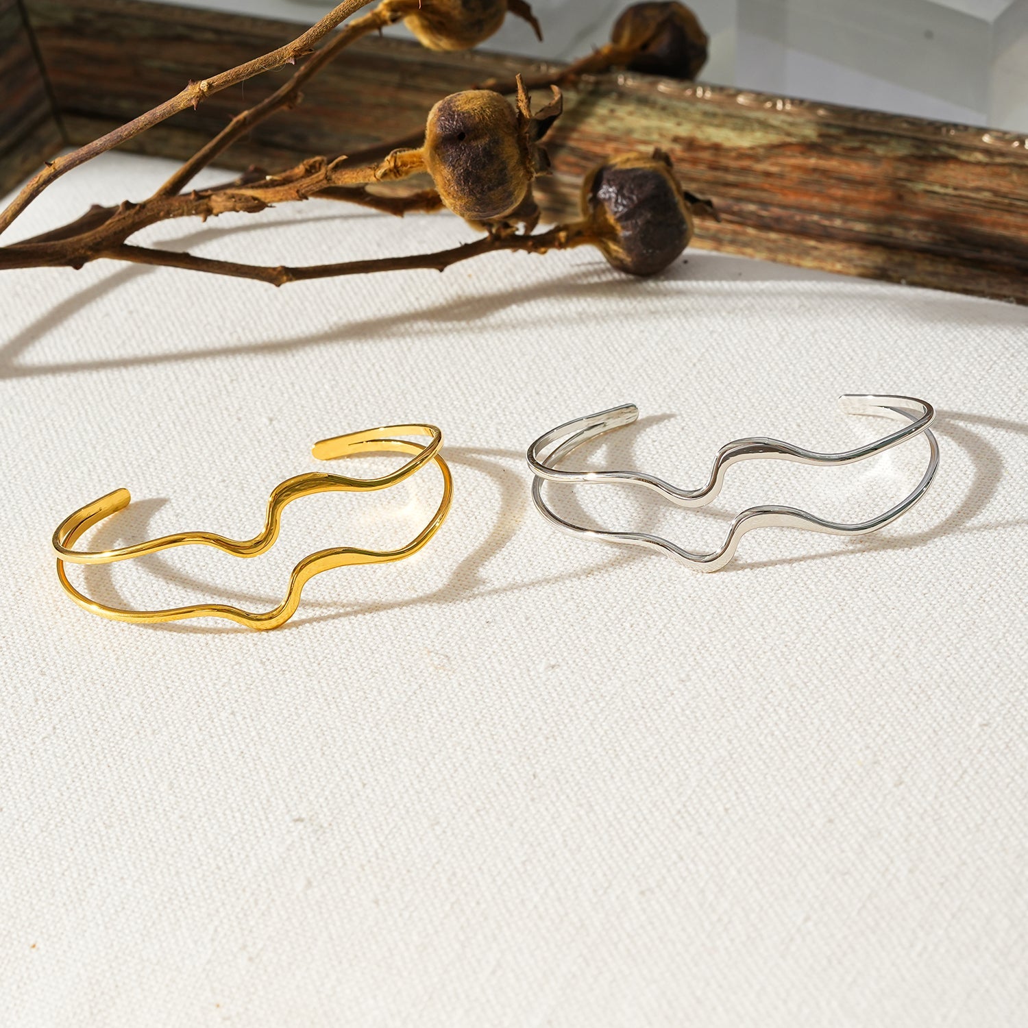 Bracelet Chitra en métal argenté | Design industriel chic | Bijou contemporain