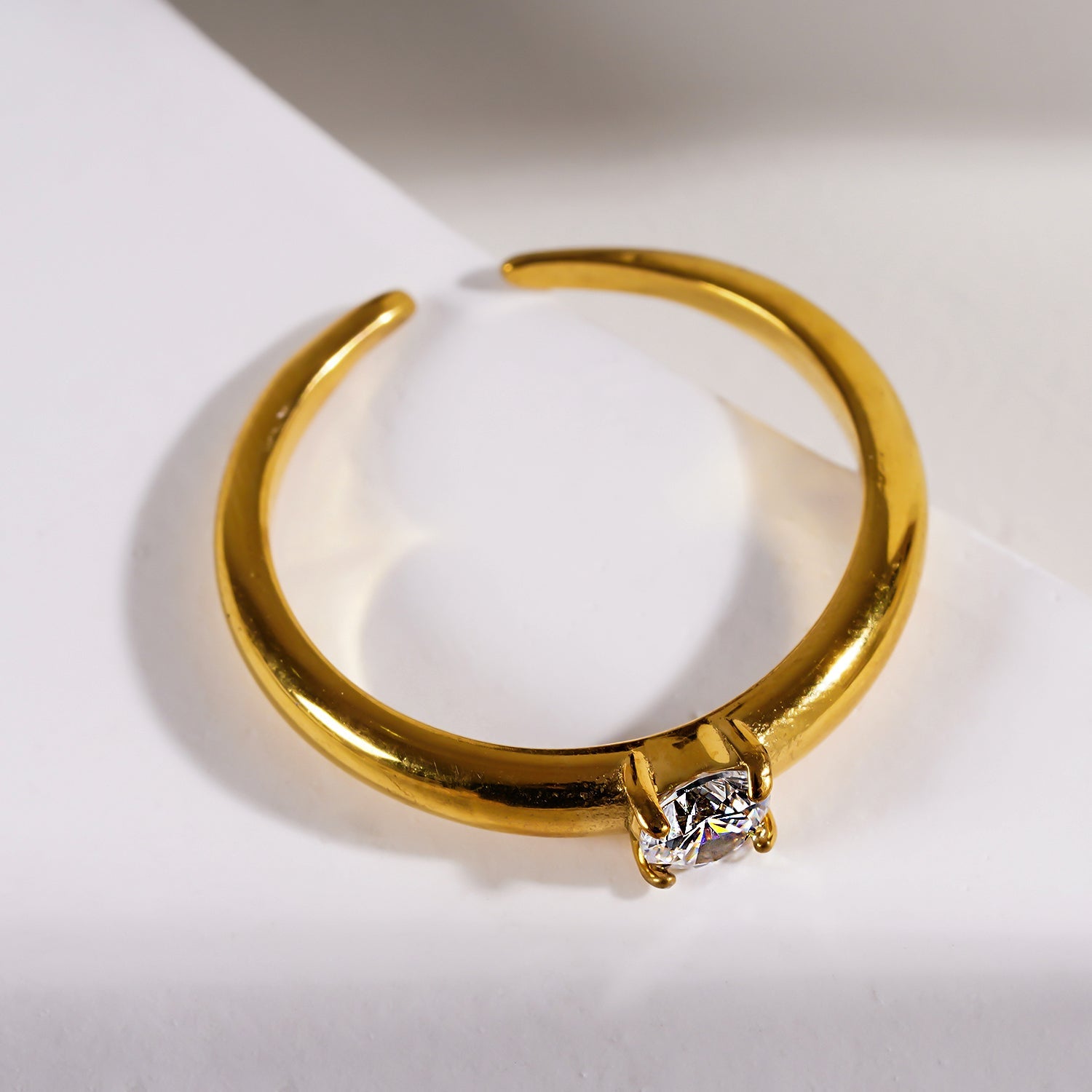 Bague Cielo | Finition en or pur 18 carats | Zircone ronde scintillante