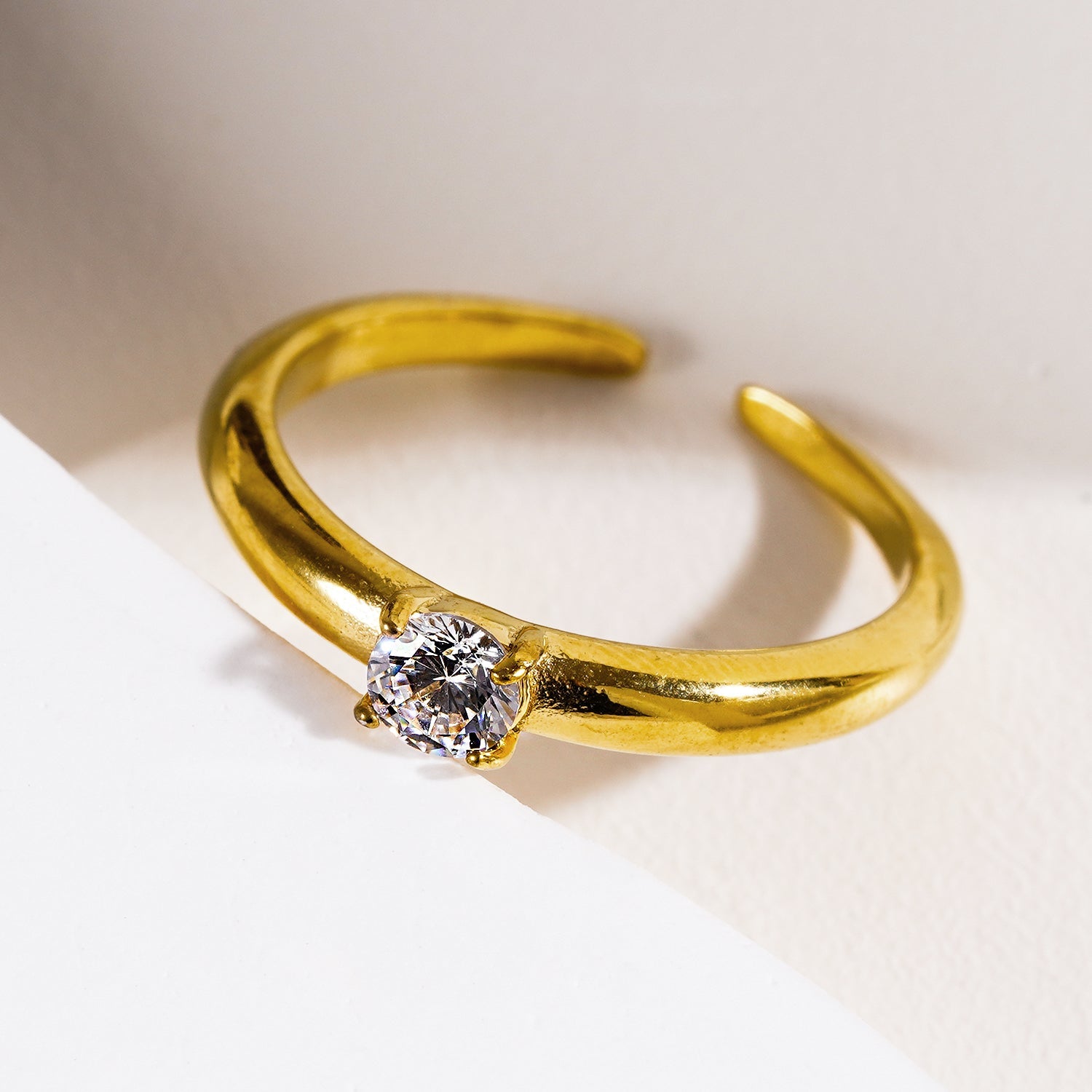 Bague Cielo | Finition en or pur 18 carats | Zircone ronde scintillante