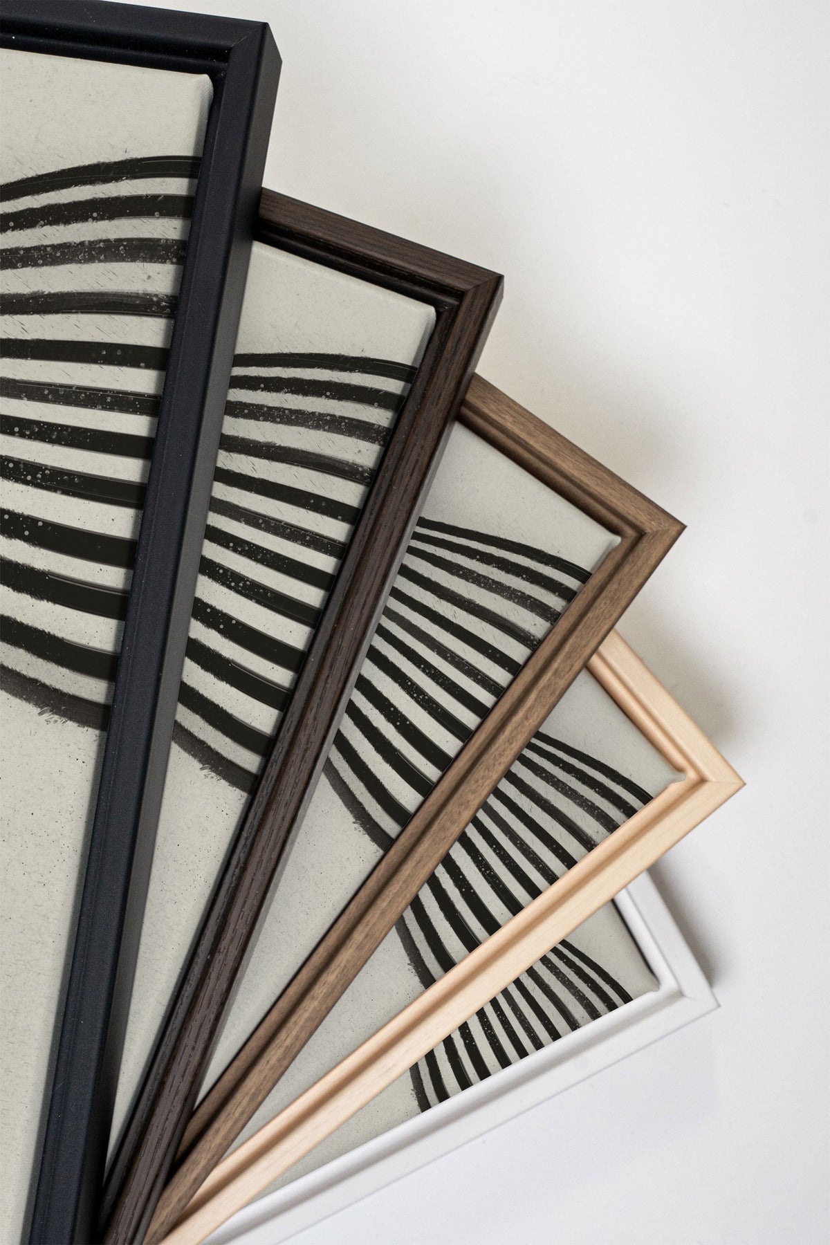 Œuvre sur toile Infinite Stripes | Art abstrait noir et beige