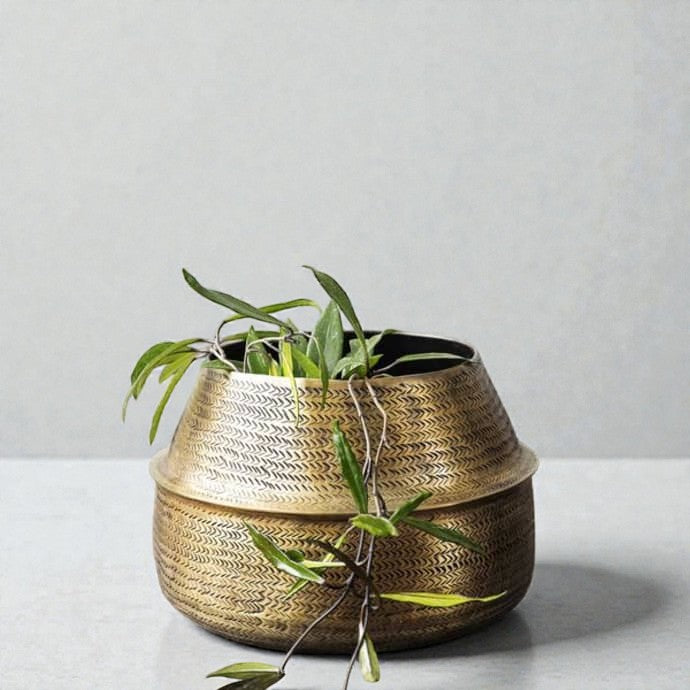 Cache-pot Aleta en laiton finition antique | Façonné à la main