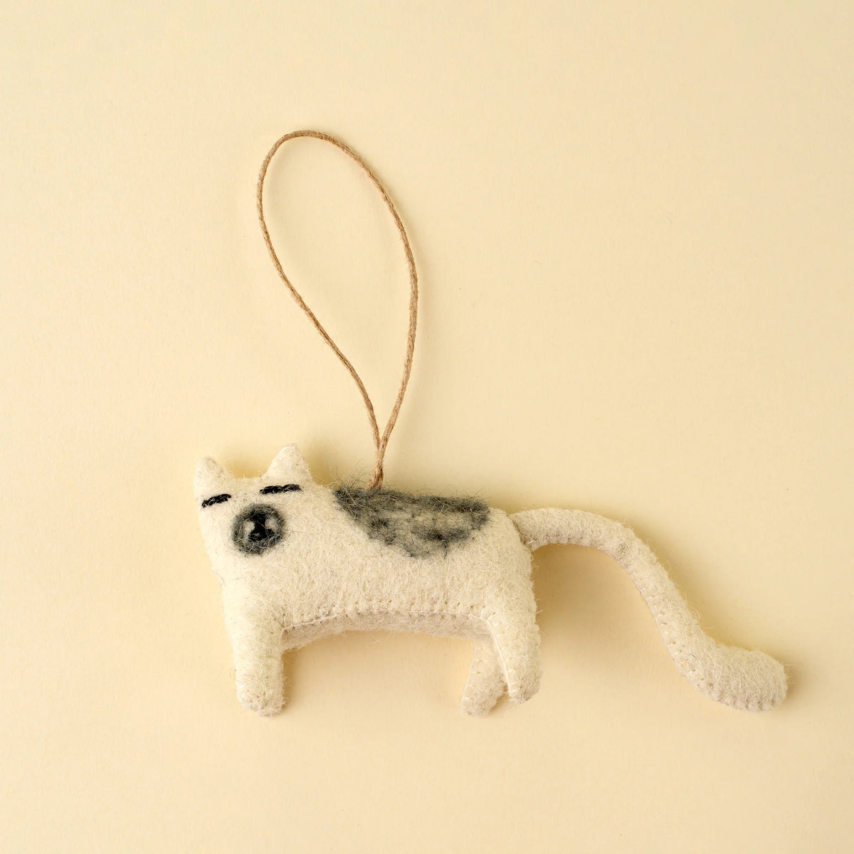 Chat en feutre fait à la main | Crème | Décoration de Noël
