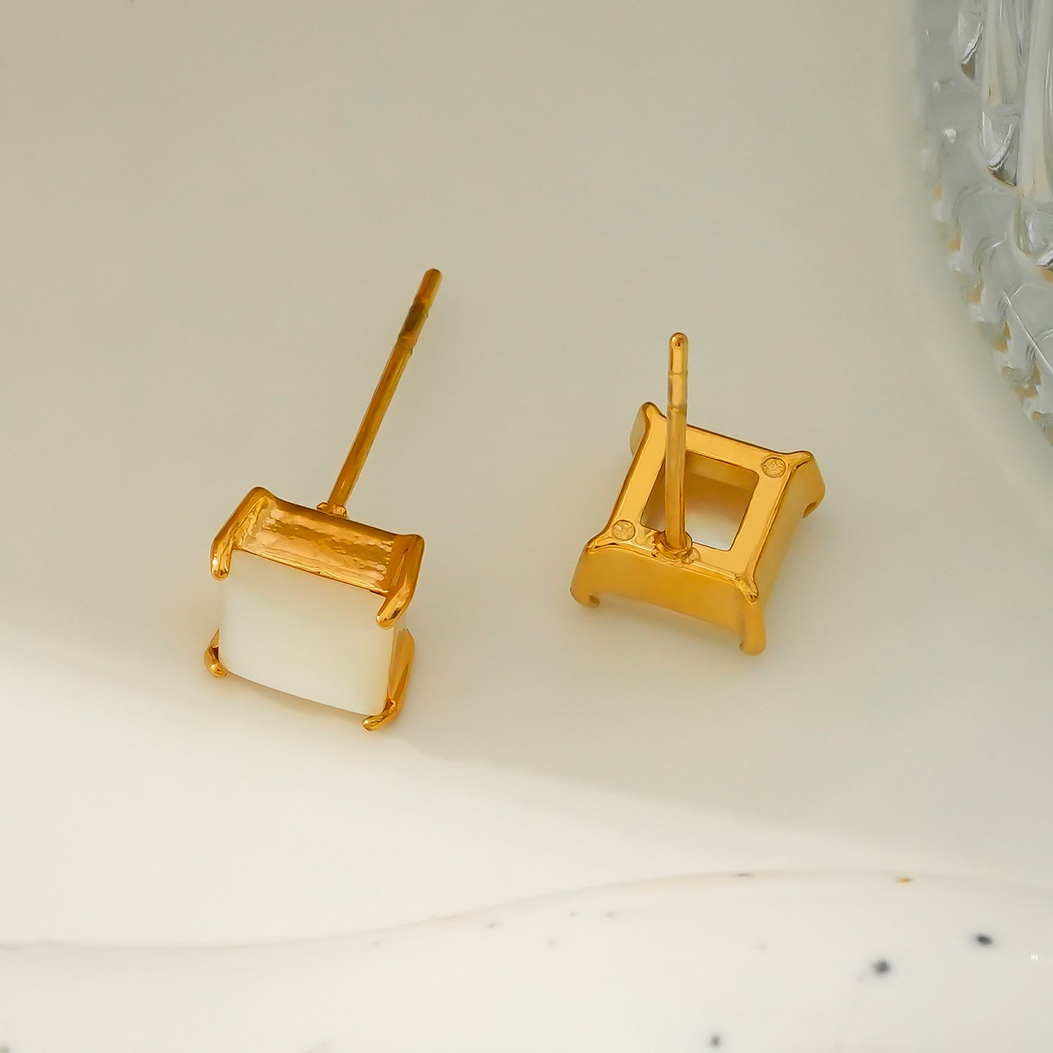 Boucles d’oreilles Erith | Coquillage naturel et finition or 18 carats infusé