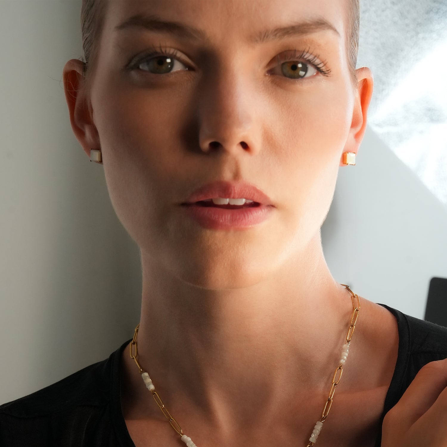 Boucles d’oreilles Erith | Coquillage naturel et finition or 18 carats infusé