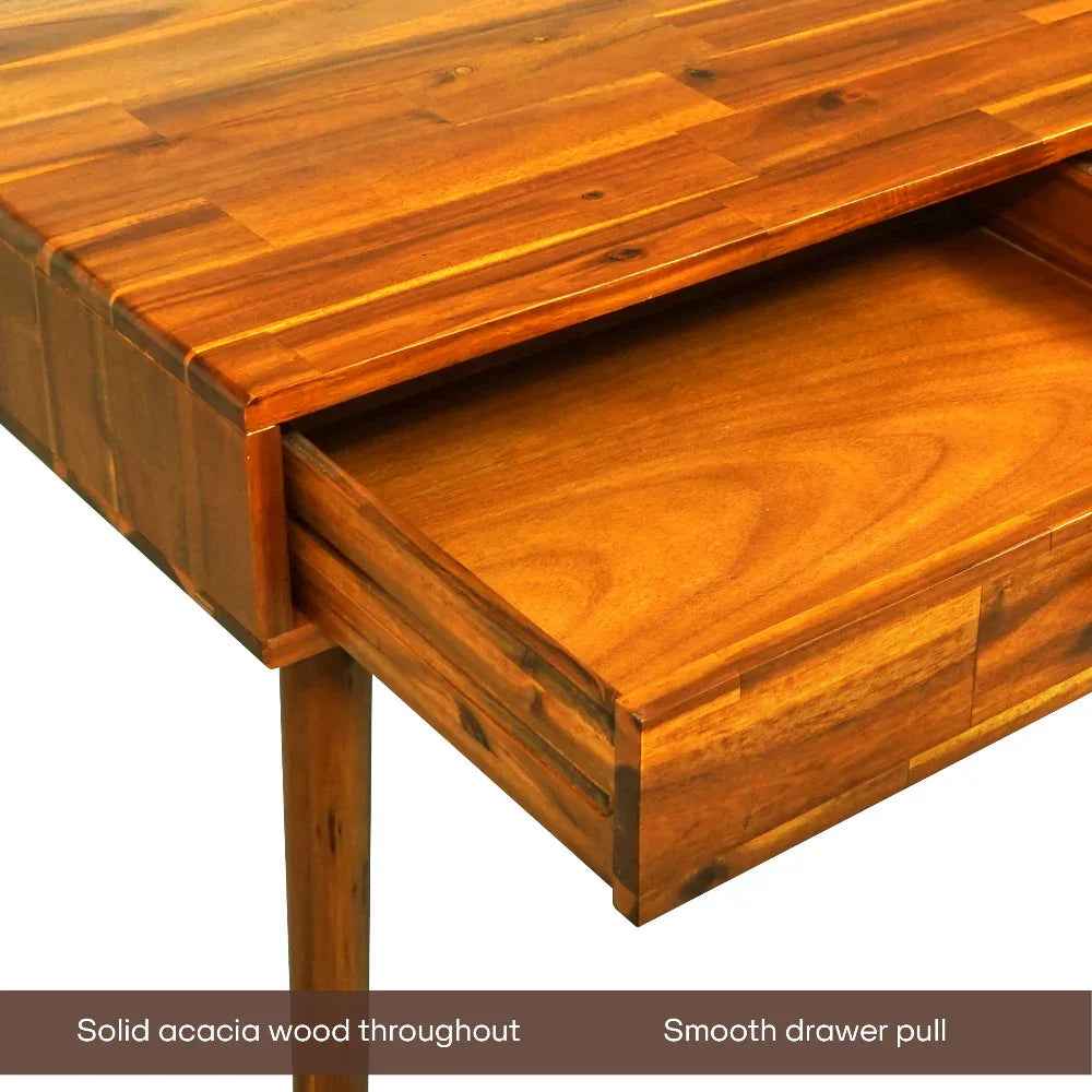 Détail du bureau en bois massif caramel : tiroir lisse et poignée discrète