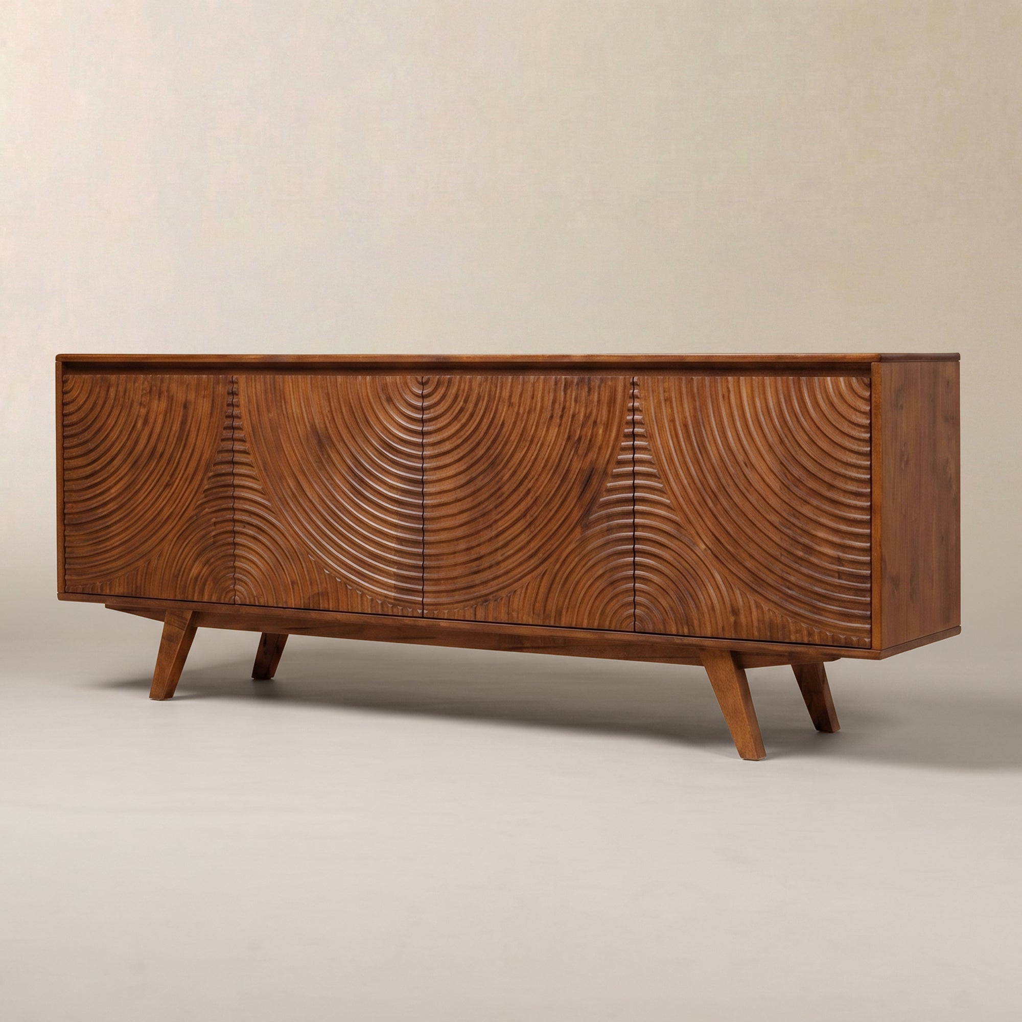 Meuble TV Harmony en bois massif avec rangement intégré, design moderne et finition naturelle chaleureuse.