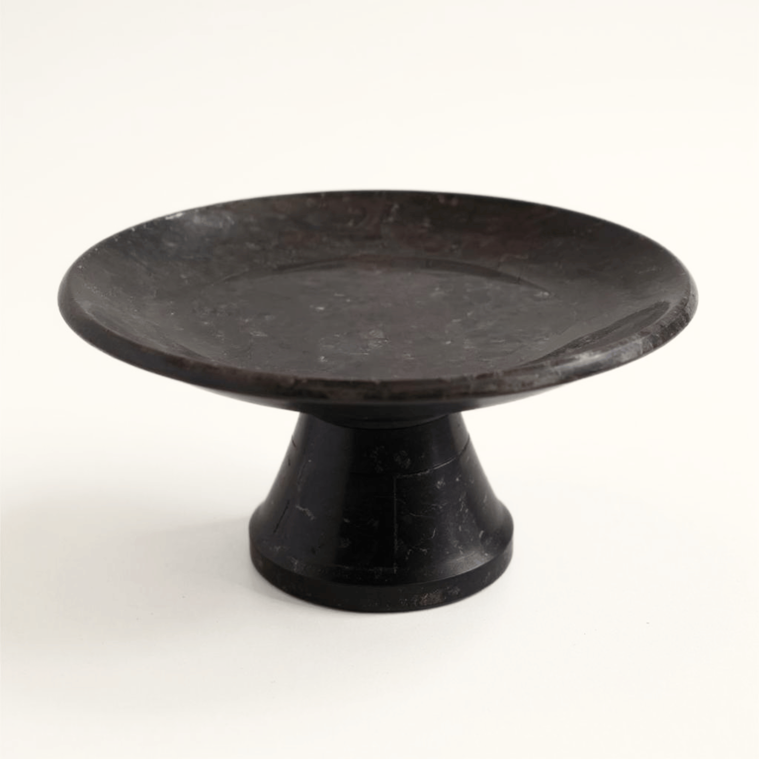 Plateau de service sur pied en marbre Crusoë crème et noir anthracite, accessoire décoratif élégant pour table et présentation.
