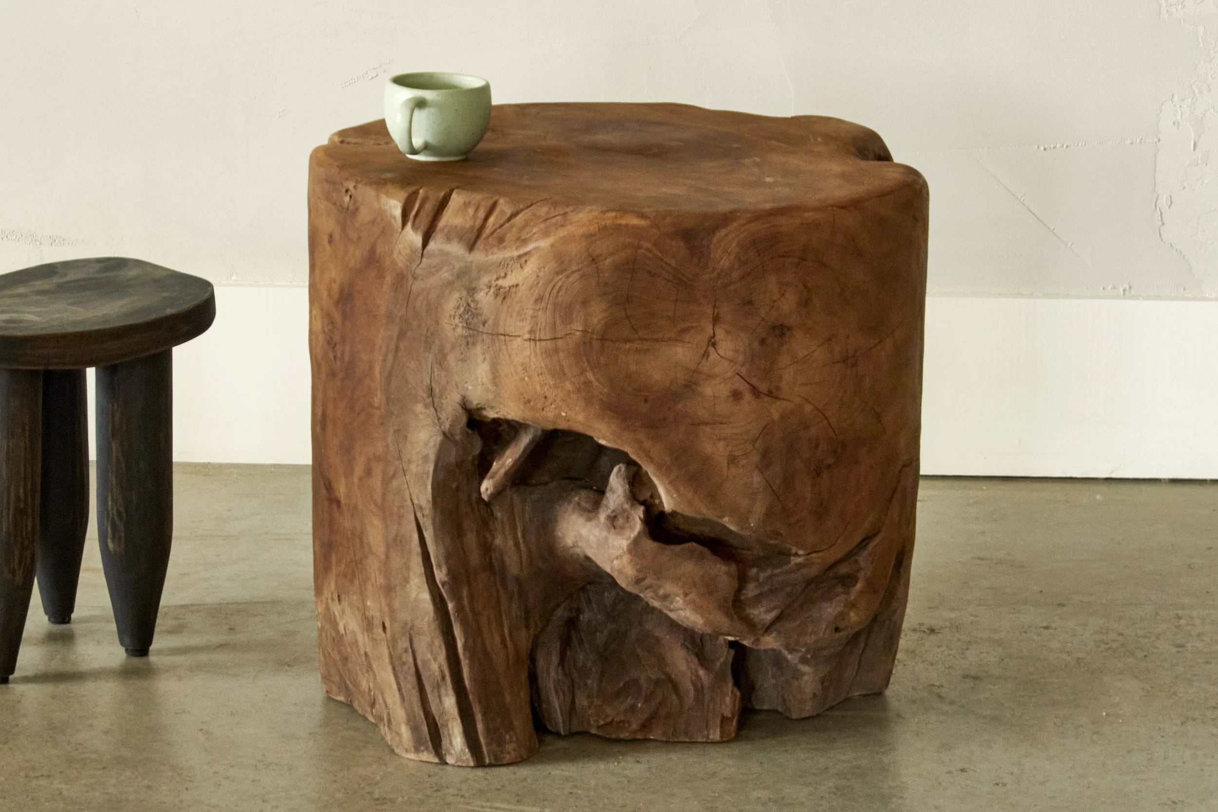 Table d’Appoint Erosion en Teck Ancien