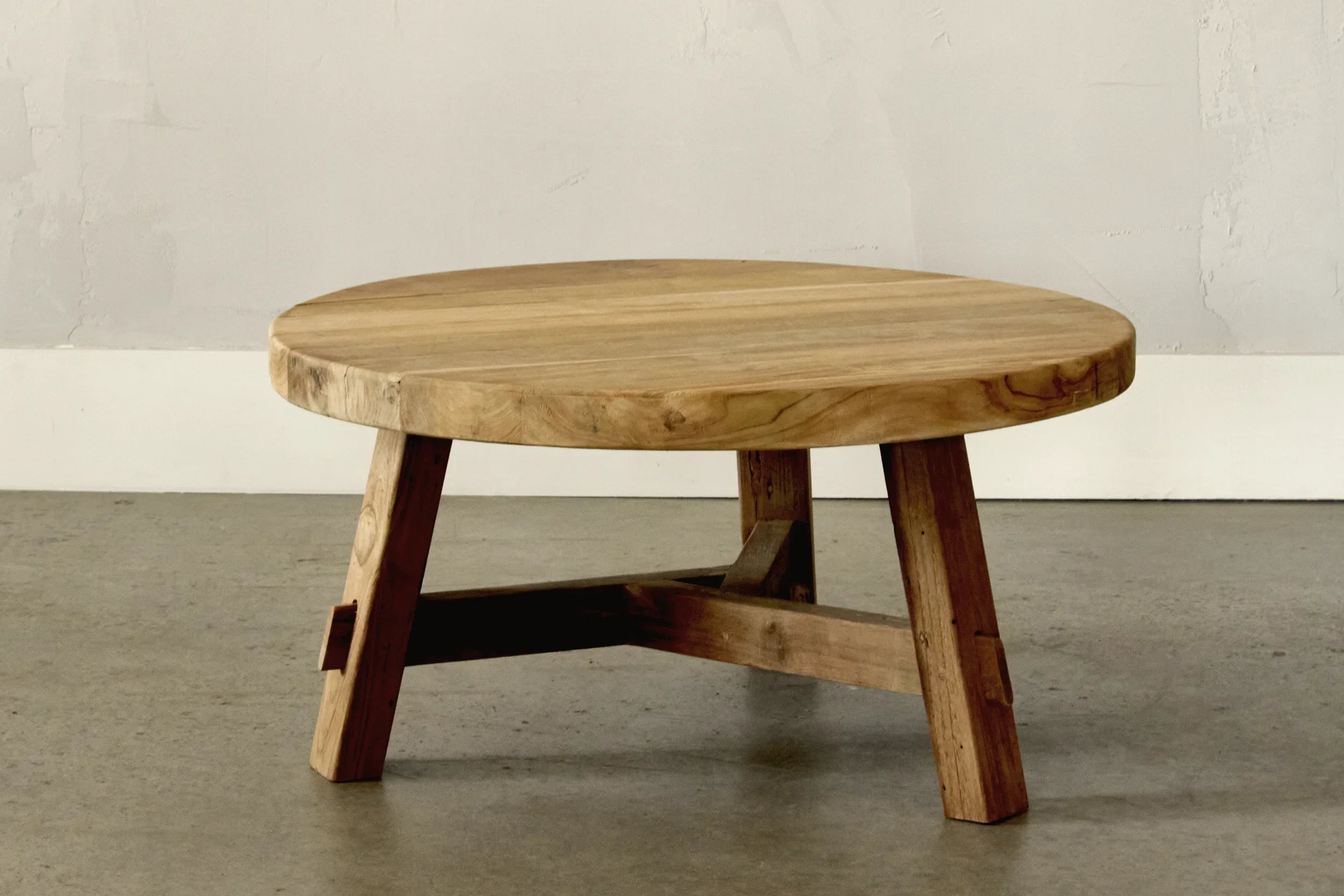 Table basse ronde en teck massif recyclé | Collection Artisan | Façonnée à la main