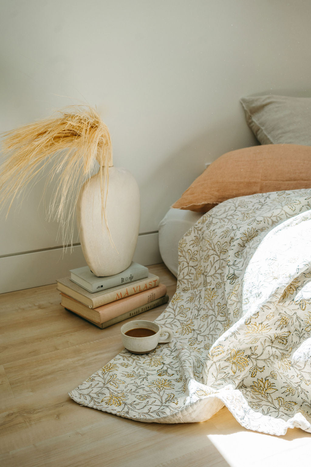 Courtepointe Carolina en Coton Réalisé à la Main | 240 x 230 cm | Motifs floraux