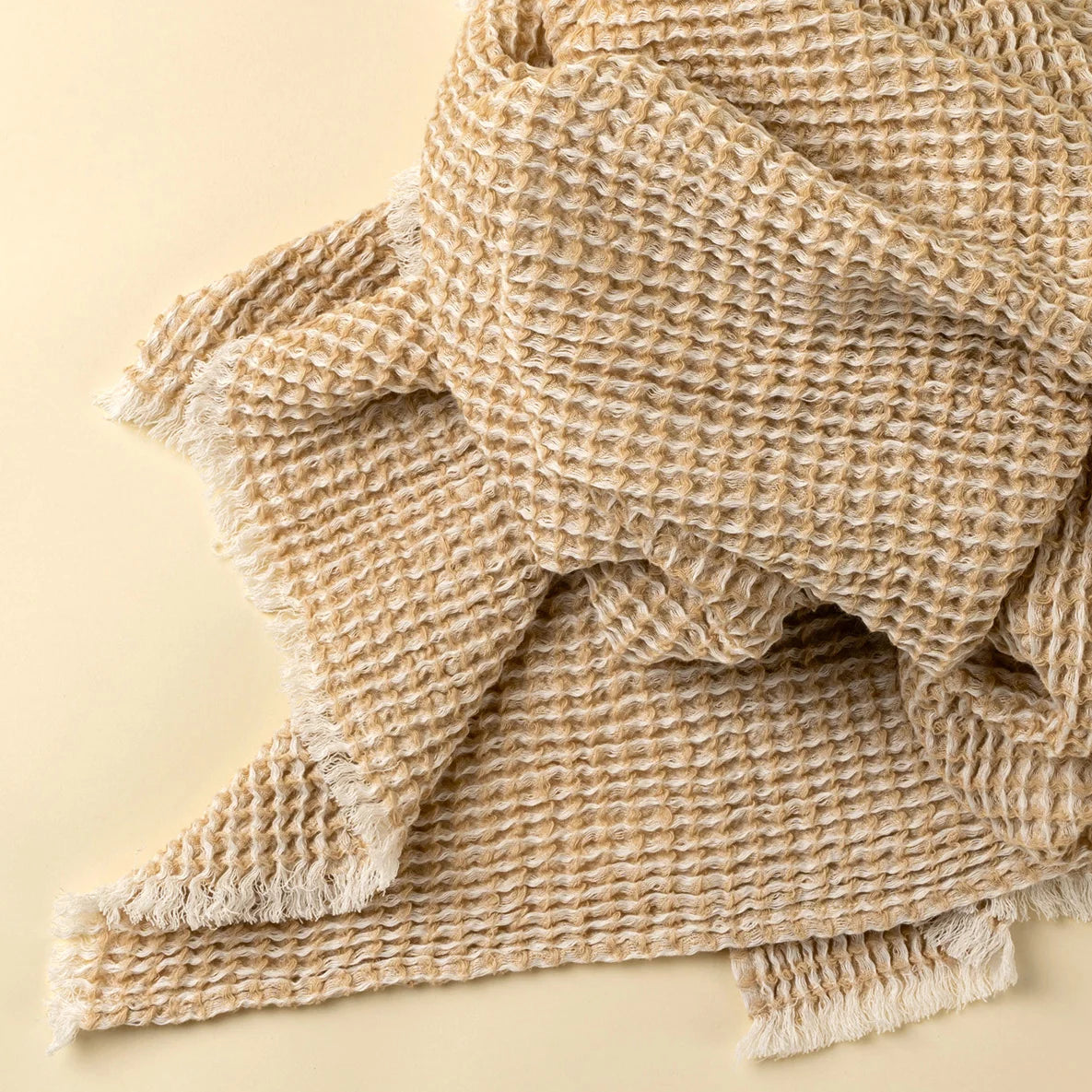 Jeté gaufré Nora en coton | 50 × 60 po | Franges