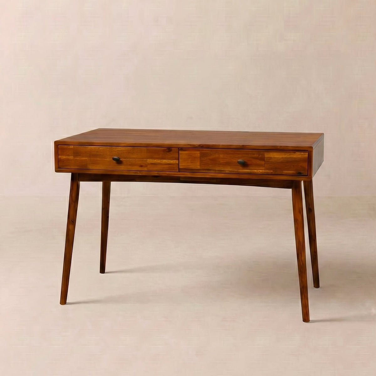 Bureau en bois massif caramel, plateau rectangulaire, deux tiroirs et pieds fins