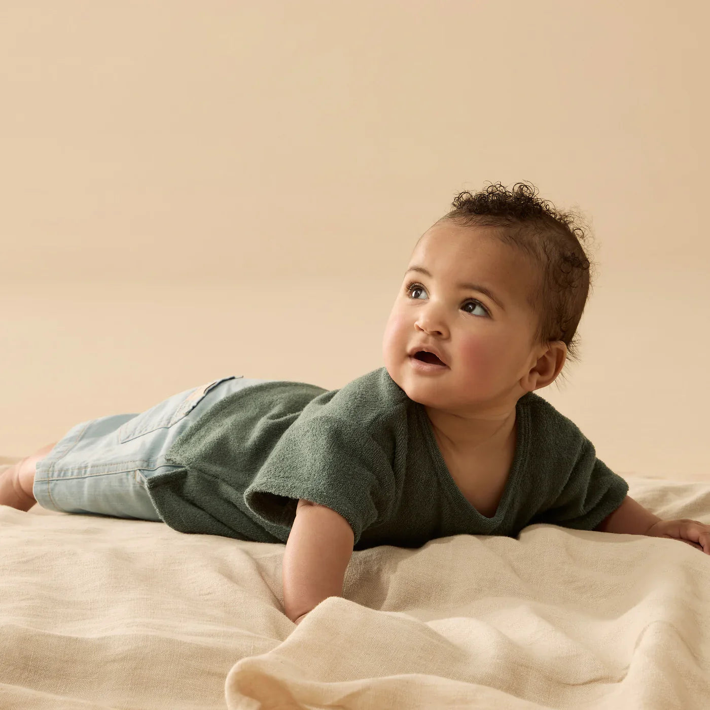 T-shirt en coton biologique éponge vert mousse pour bébé | Manches courtes