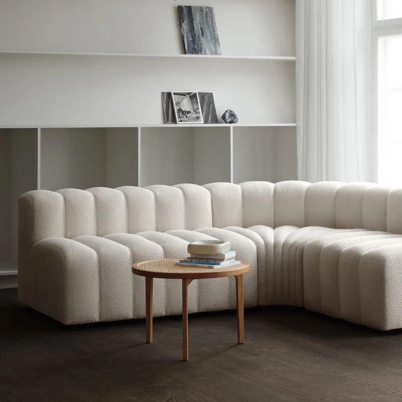 Aoko Sofa | Canapé moderne | Design sculpté | Confort moelleux | Velours - Les Trouvailles de JustineNisu HomeOttoman Solo Loft