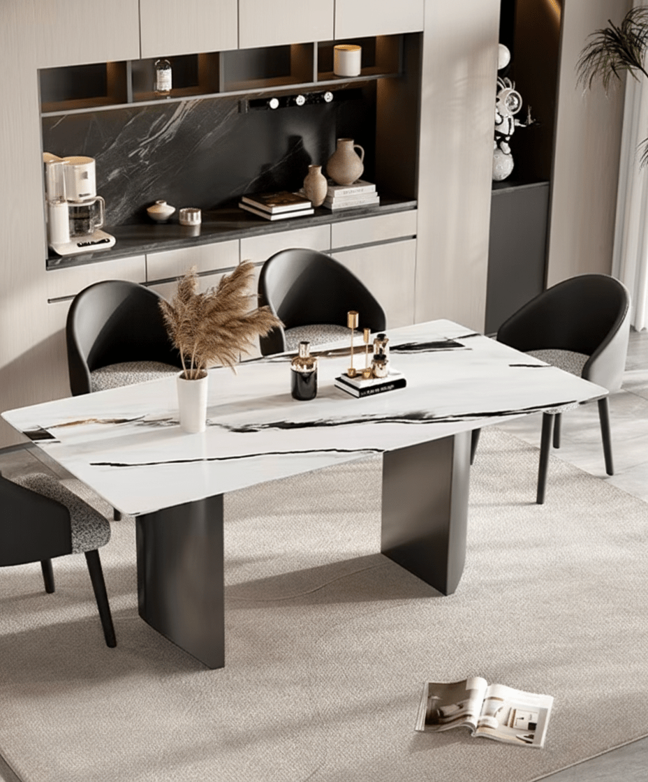 Ensemble de salle à manger Arcadia avec table en pierre effet marbre et chaises en cuir végan, design moderne