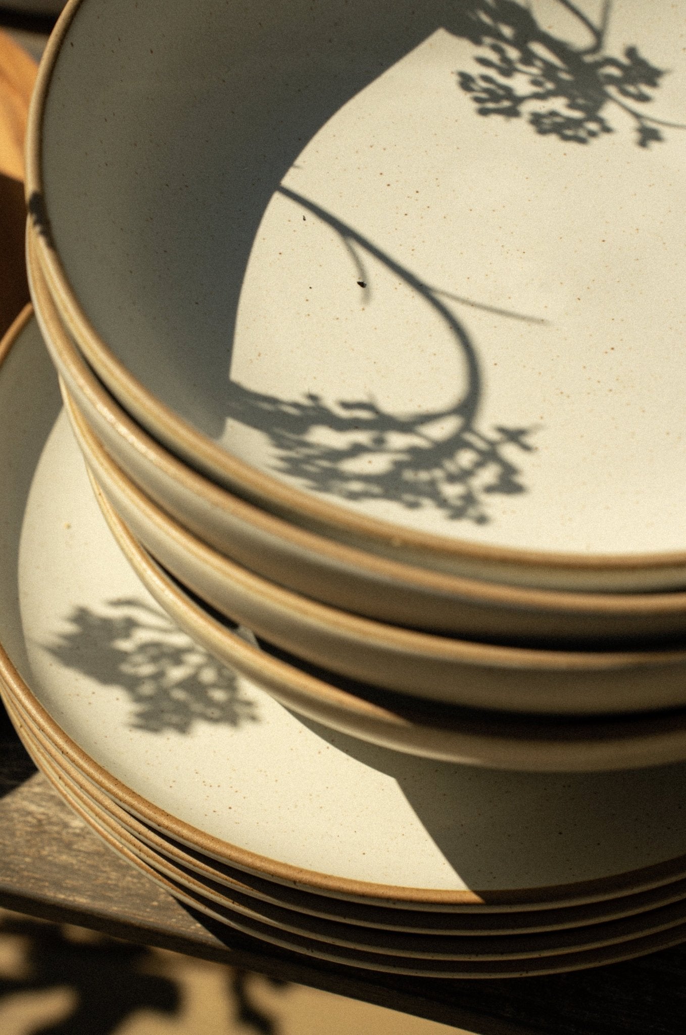 Assiette Petite Rowe | Ivoire | Élégance Moderne & Esprit Artisanal | Indaba - Les Trouvailles de JustineIndaba Home