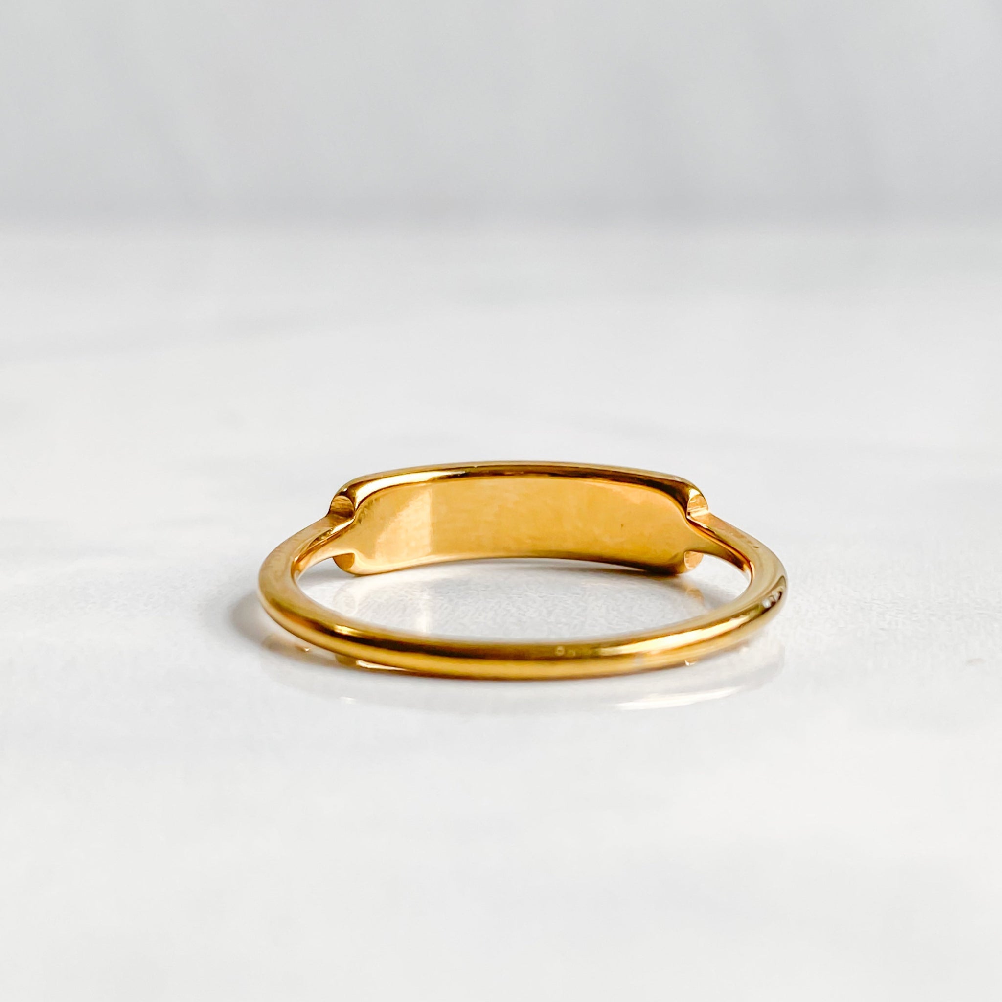 Bague dorée en nacre plaqué or 18K | Minimaliste et élégante | Hypoallergénique | Lunaki Design - Les Trouvailles de JustineBague doréeLunaki Design6