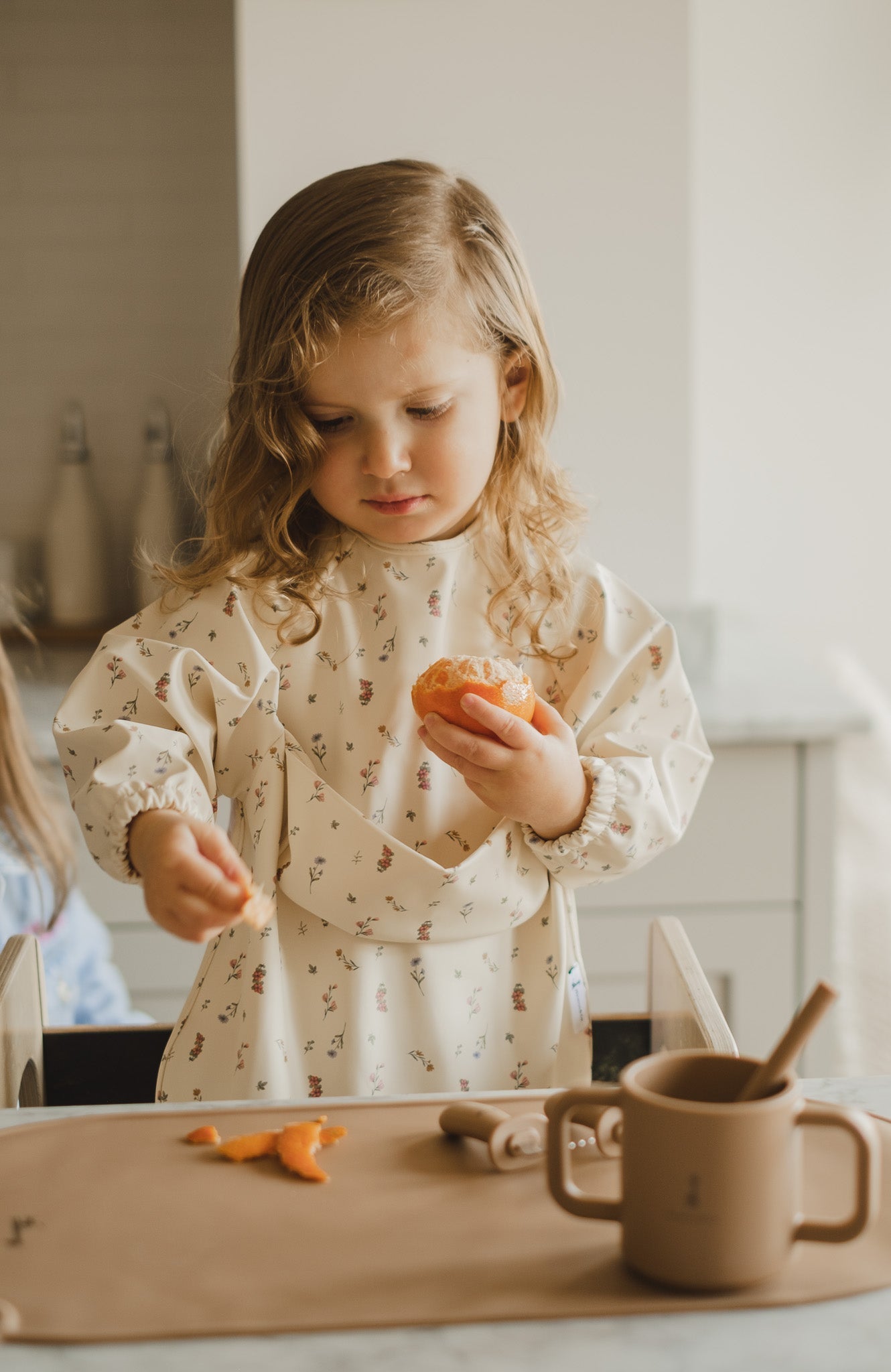 Bavette à manches longues avec pochette intégrée - Les Trouvailles de JustineBébés et tout - petitsMicassoandcoFleursS - 6 - 24 mois