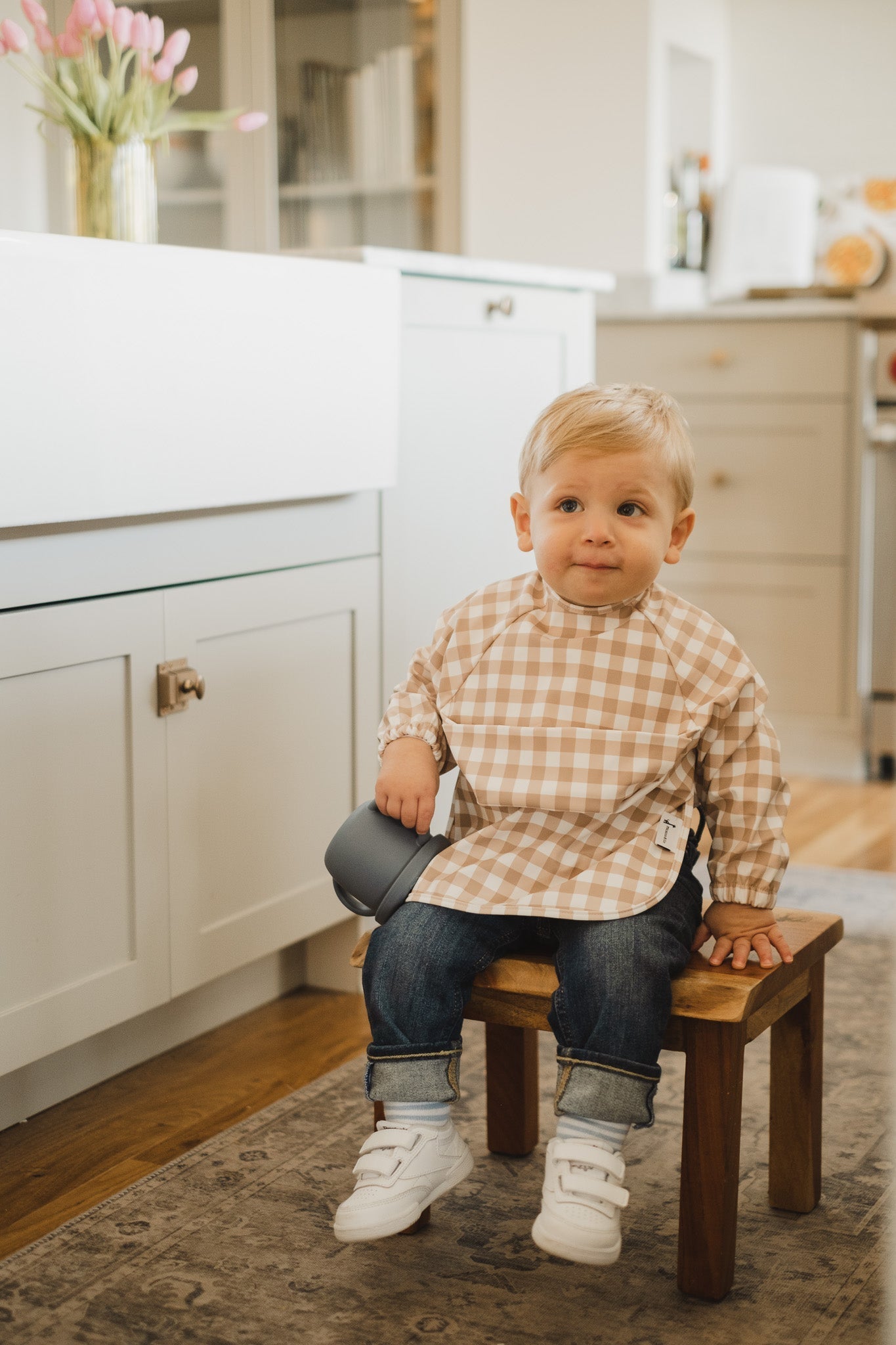 Bavette à manches longues avec pochette intégrée - Les Trouvailles de JustineBébés et tout - petitsMicassoandcoVichy caramelS - 6 - 24 mois