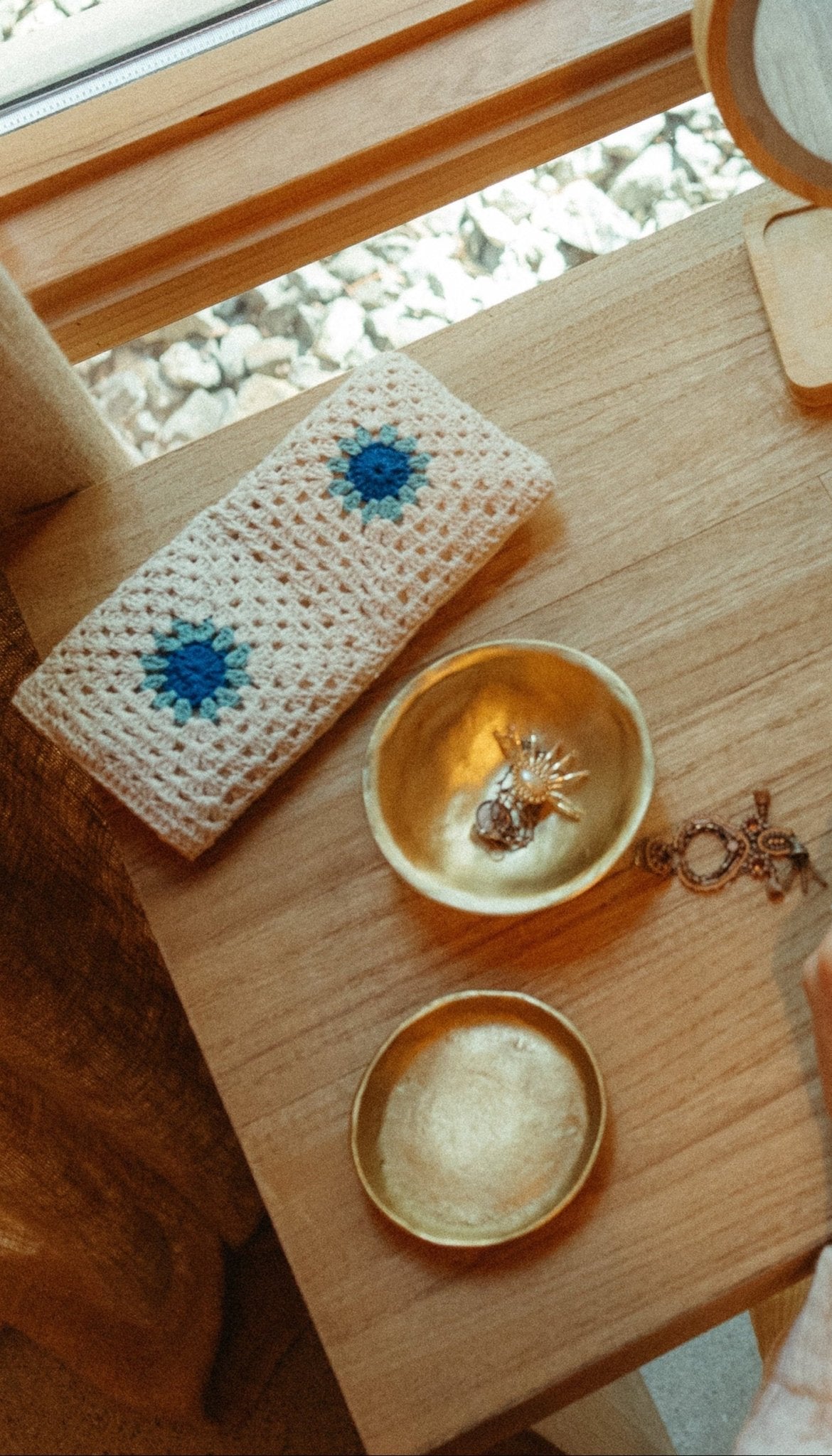 Bol décoratif en laiton forgé à la main | Vide - poche polyvalent - Les Trouvailles de JustineIndaba Home