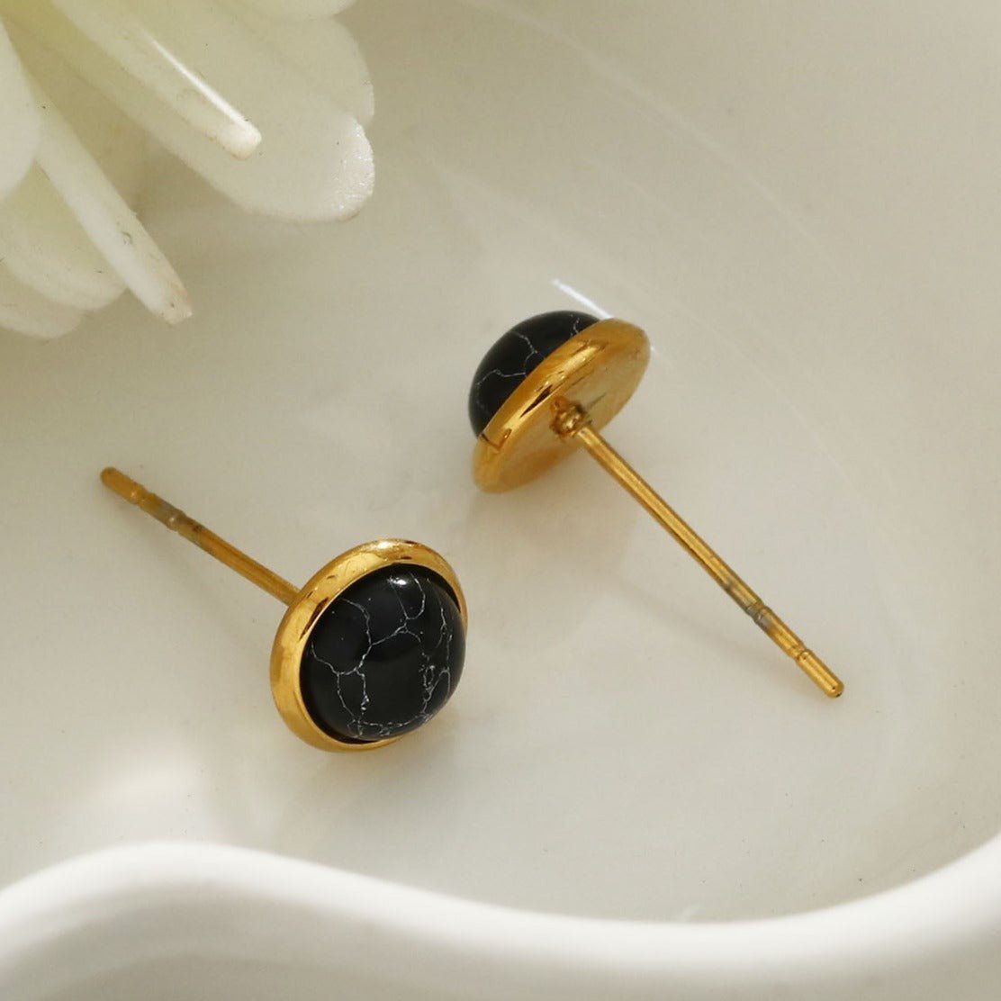 Boucles d’oreilles CECILIA | Clous classiques en pierre naturelle noire - Les Trouvailles de JustineSTUD EARRINGSHACKNEY NINE Jewellery