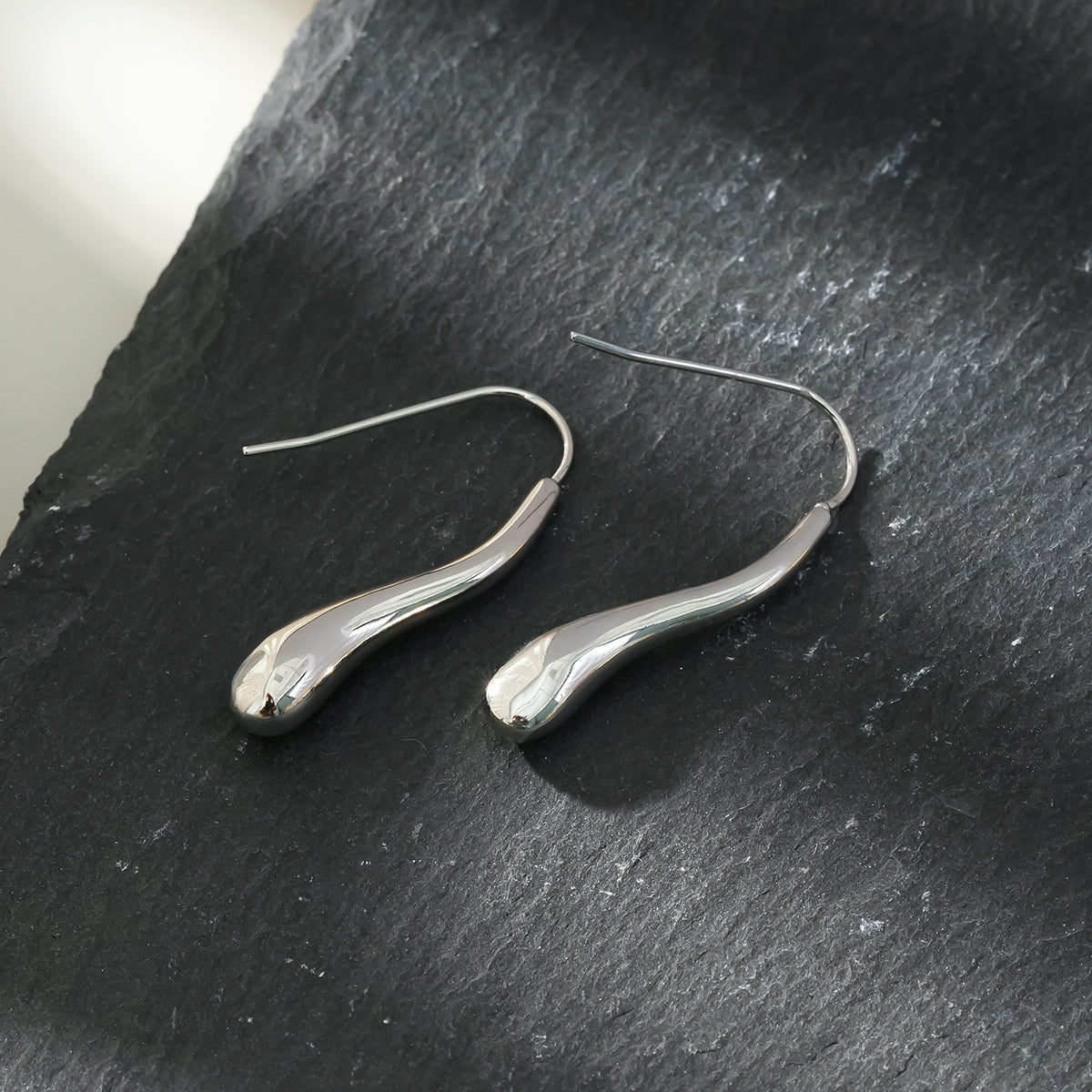 Boucles d’oreilles CORNING | Formes de têtard en or blanc (ton argent) - Les Trouvailles de JustineEARRINGSHACKNEY NINE Jewellery