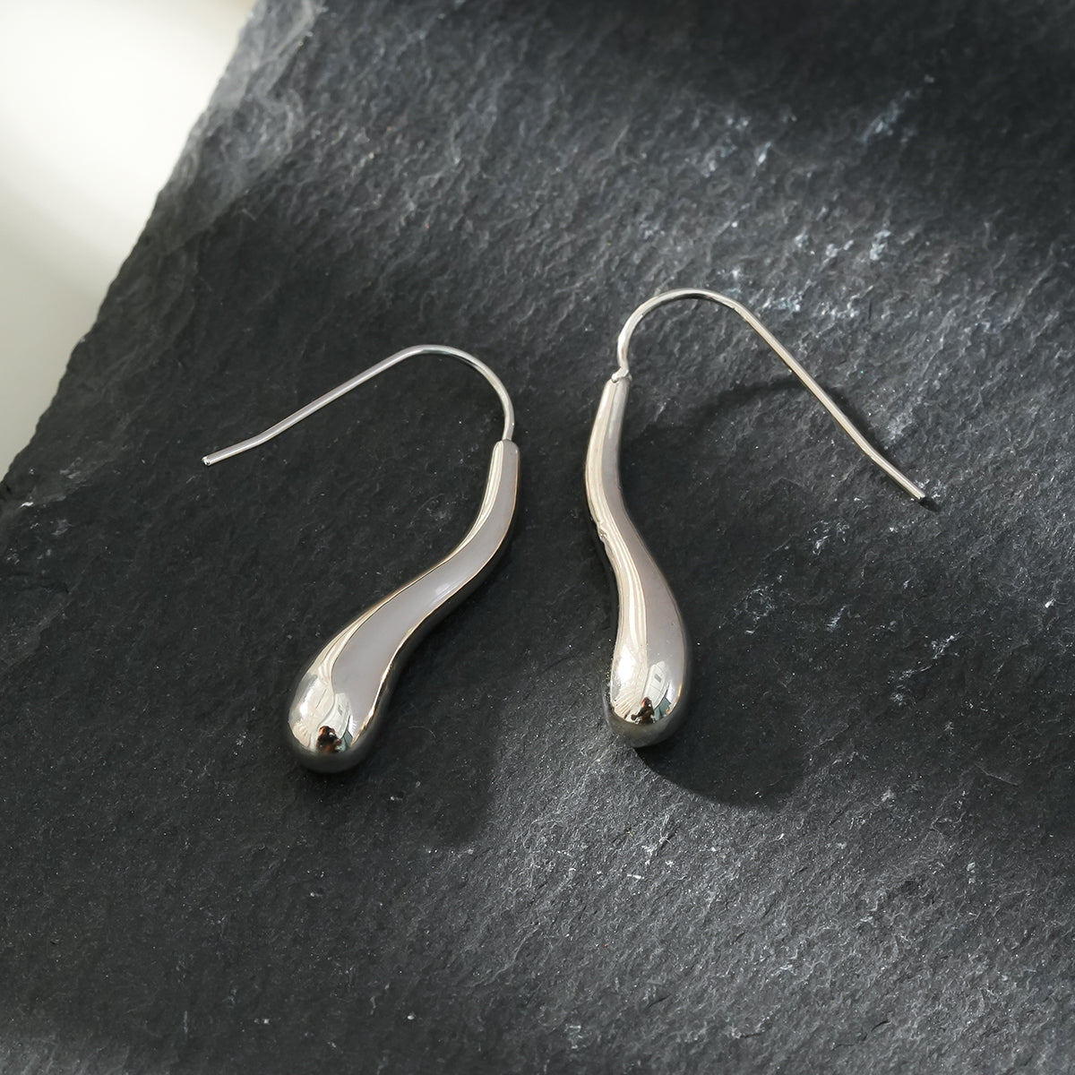 Boucles d’oreilles CORNING | Formes de têtard en or blanc (ton argent) - Les Trouvailles de JustineEARRINGSHACKNEY NINE Jewellery