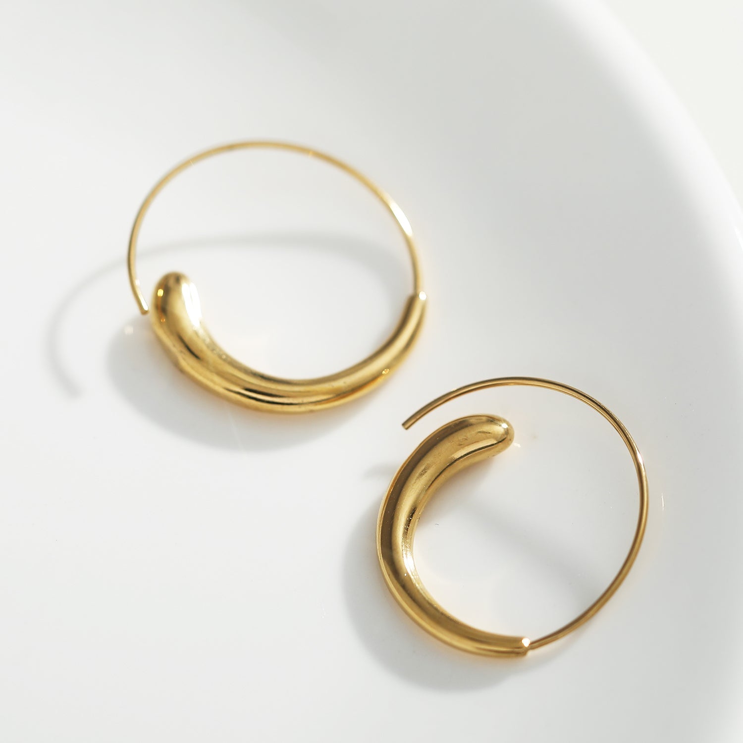 Boucles d’oreilles NURAL | Anneaux tourbillonnants dorés - Les Trouvailles de JustineEARRINGSHACKNEY NINE Jewellery