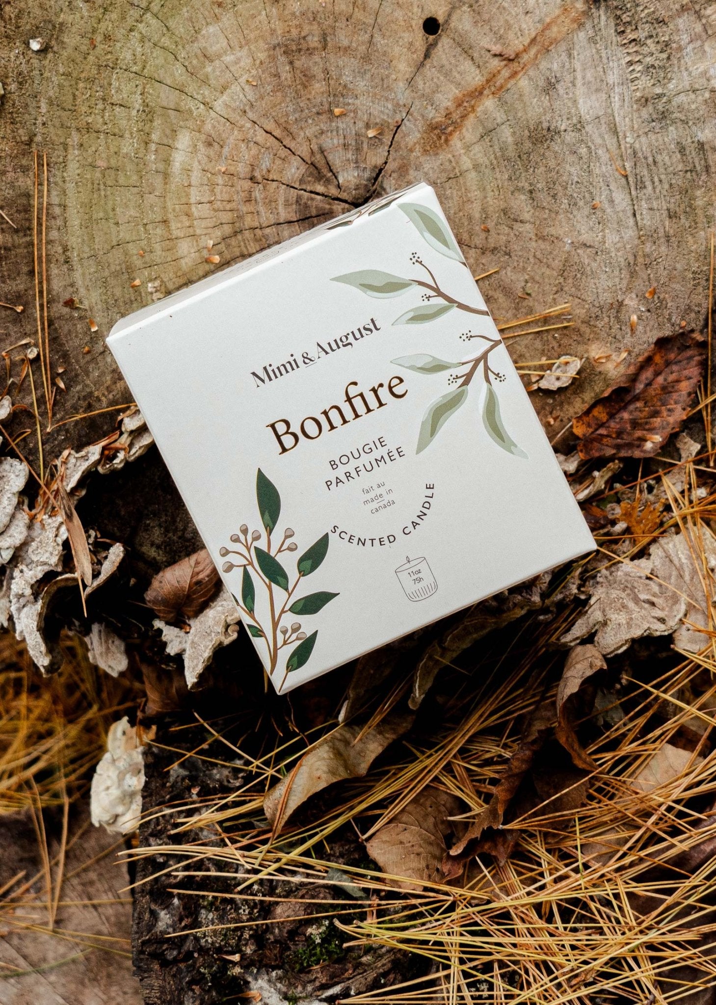 Bougie Bonfire – Cèdre, Vanille & Fumée | Fait Main | Contenant Réutilisable - Les Trouvailles de JustineCandlesMimi & August5.5 oz