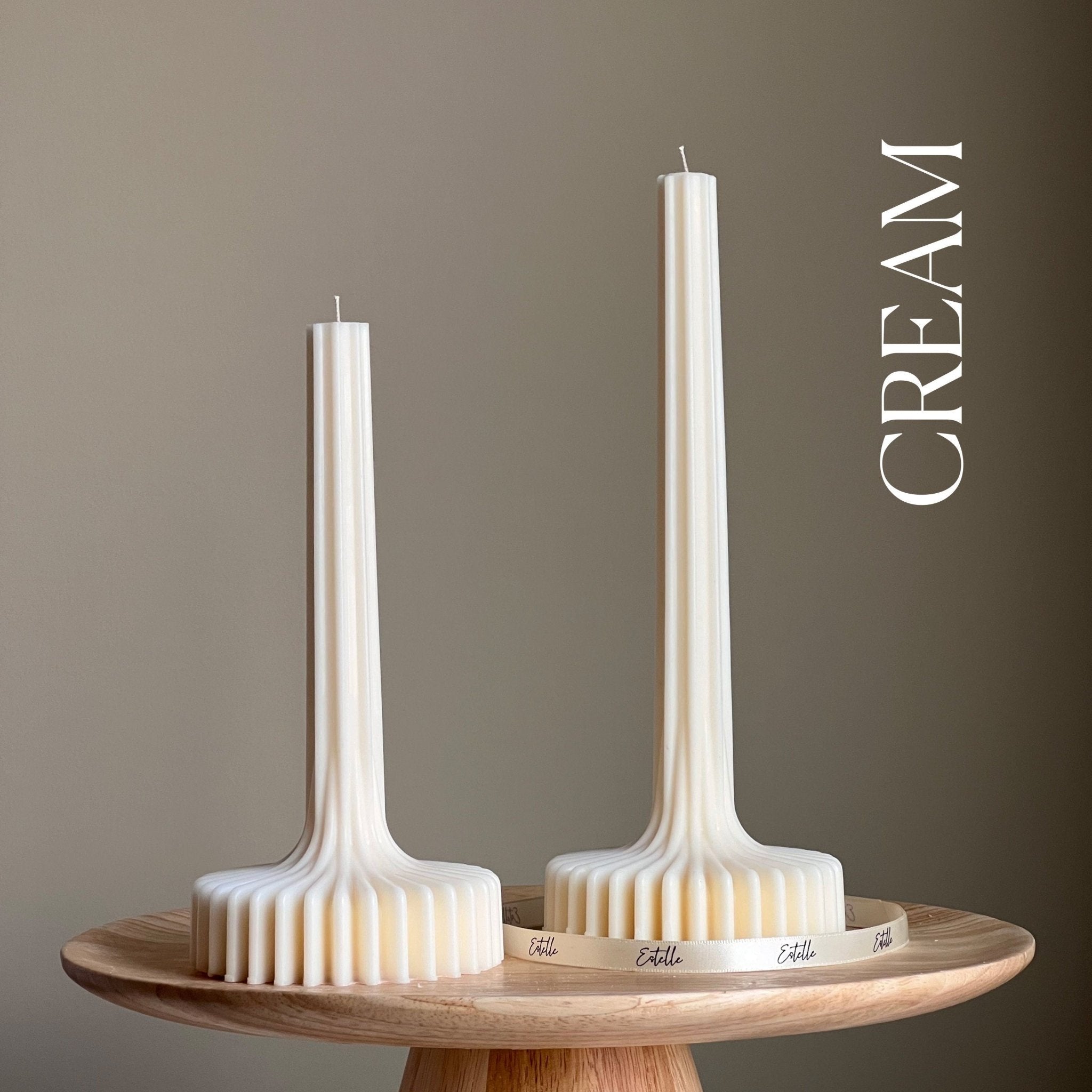 Bougie vase élégante en cire de soja | Colonne rayée sculpturale | Estelle Studio - Les Trouvailles de JustineEstelle StudioNudePetit