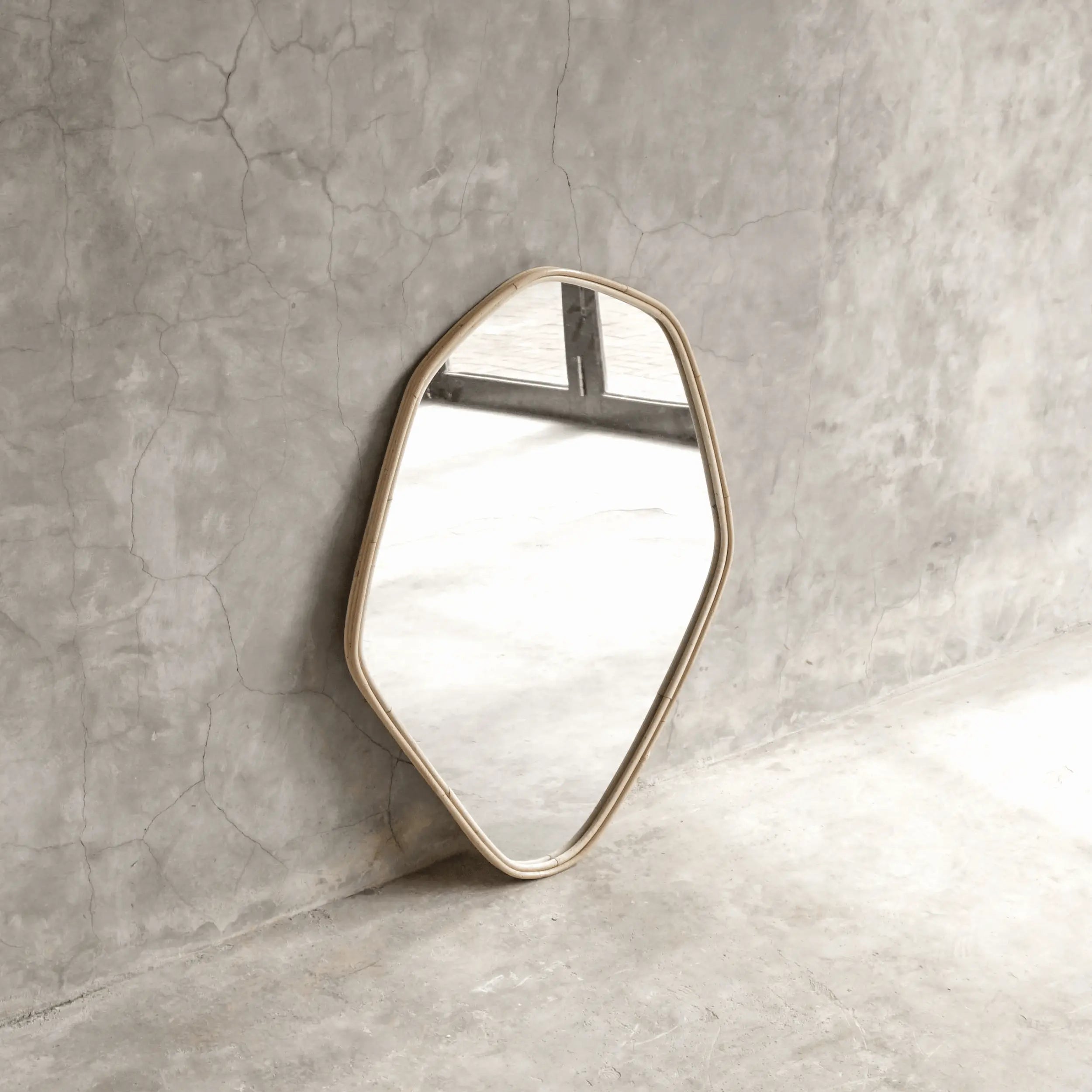 Miroir Ruby en Rotin Naturel | Façonné à la Main