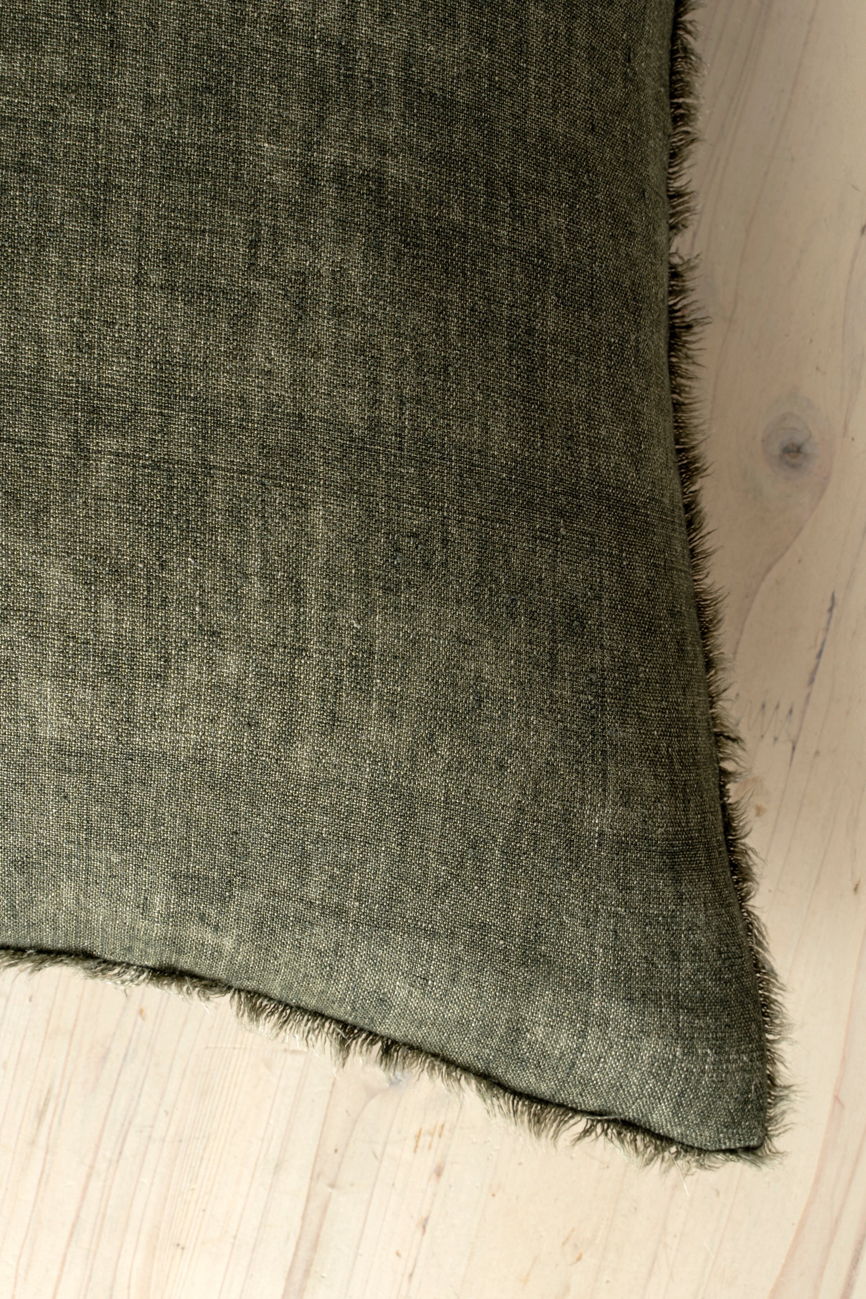 Coussin Lina en Lin | 51x51 cm | Fait à la main | Avocado