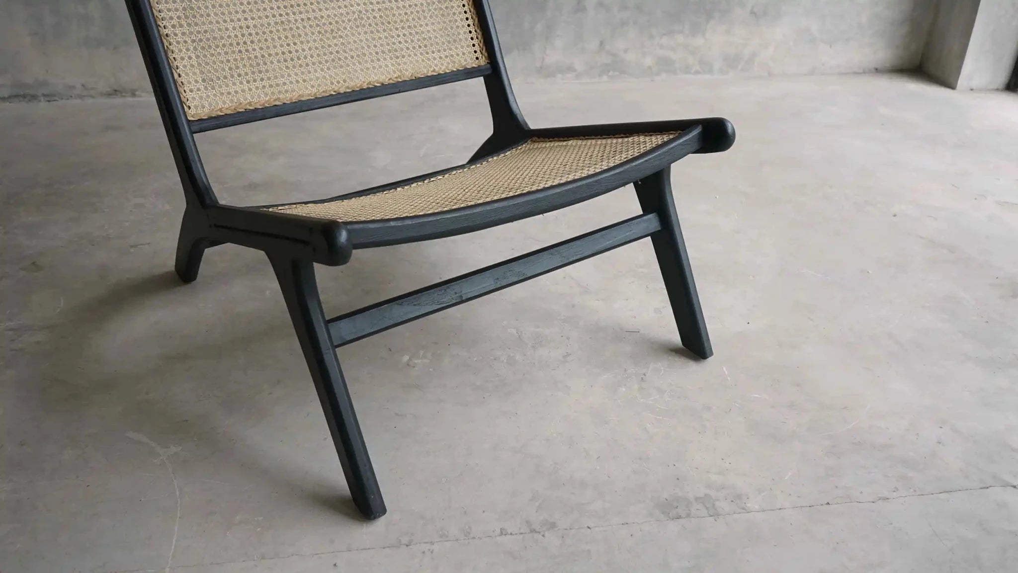 Chaise Komodo – Noir | Rotin & Acajou Indonésien - Les Trouvailles de JustineChaises d'accentCRUSOË