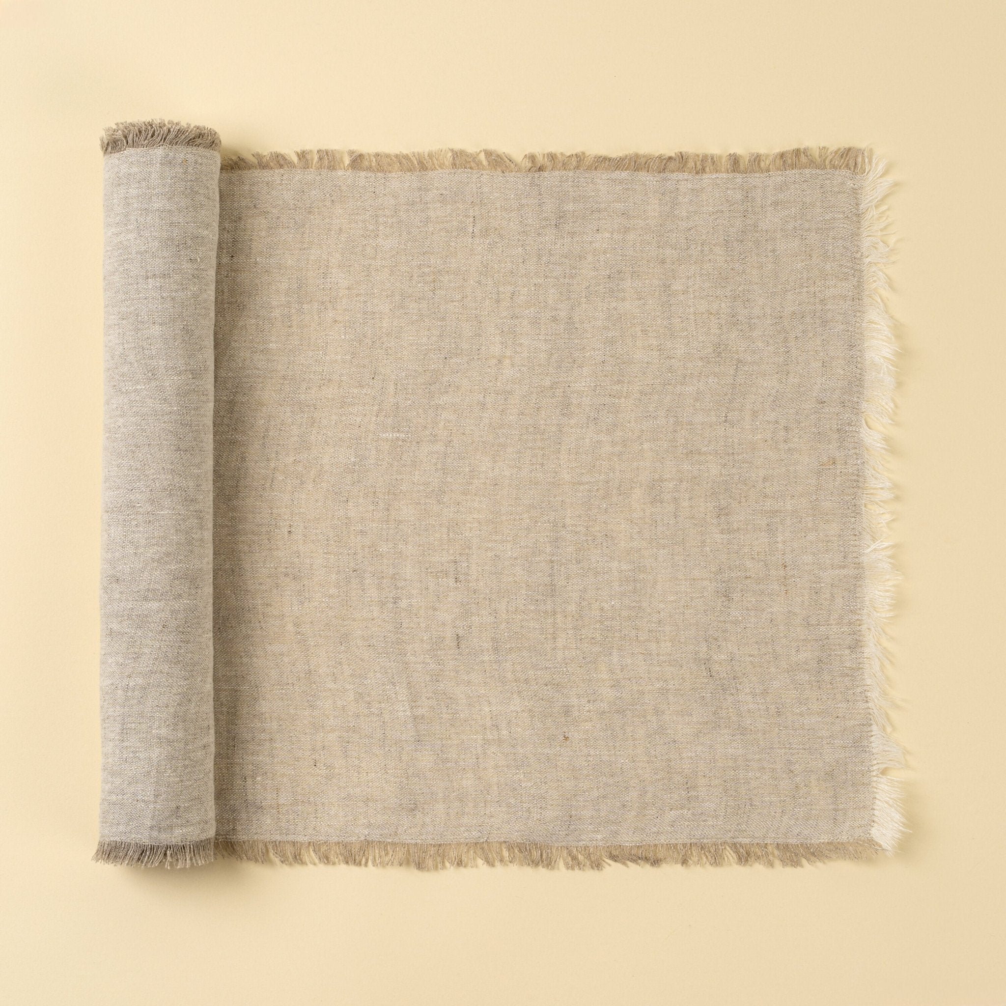 Chemin de Table Lina en Lin | 183x36 cm | Fait à la main | Chambray - Les Trouvailles de JustineIndaba Home