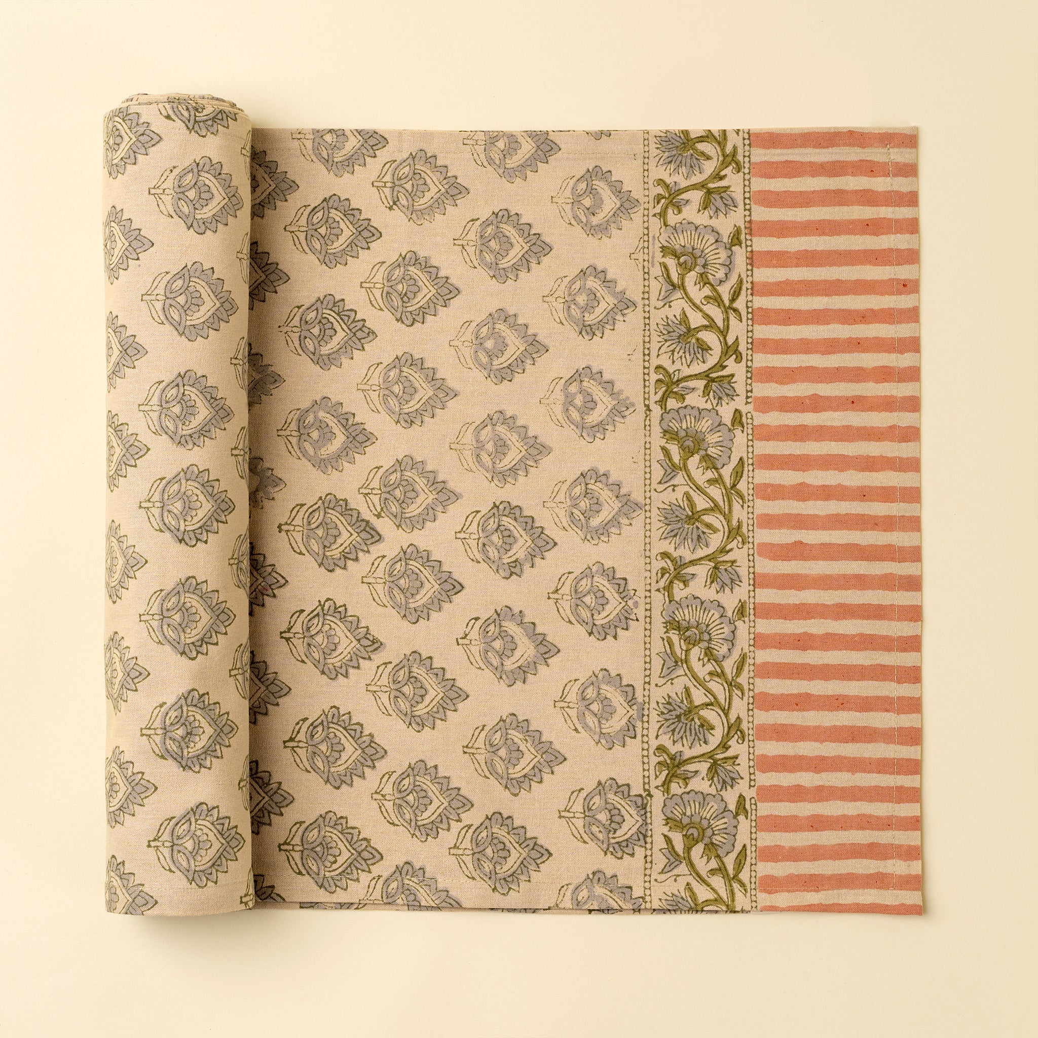 Chemin de table Ritika imprimé au bloc, Grand format | Fait à la main | Coton biologique | Indaba - Les Trouvailles de JustineIndaba Home