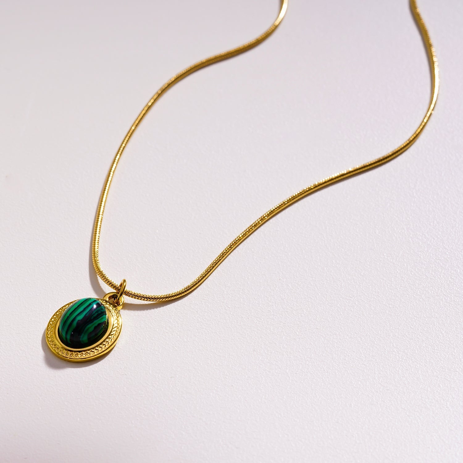 Collier KRISTOS – Pendentif ovale en malachite - Les Trouvailles de JustineNECKLACEHACKNEY NINE Jewellery
